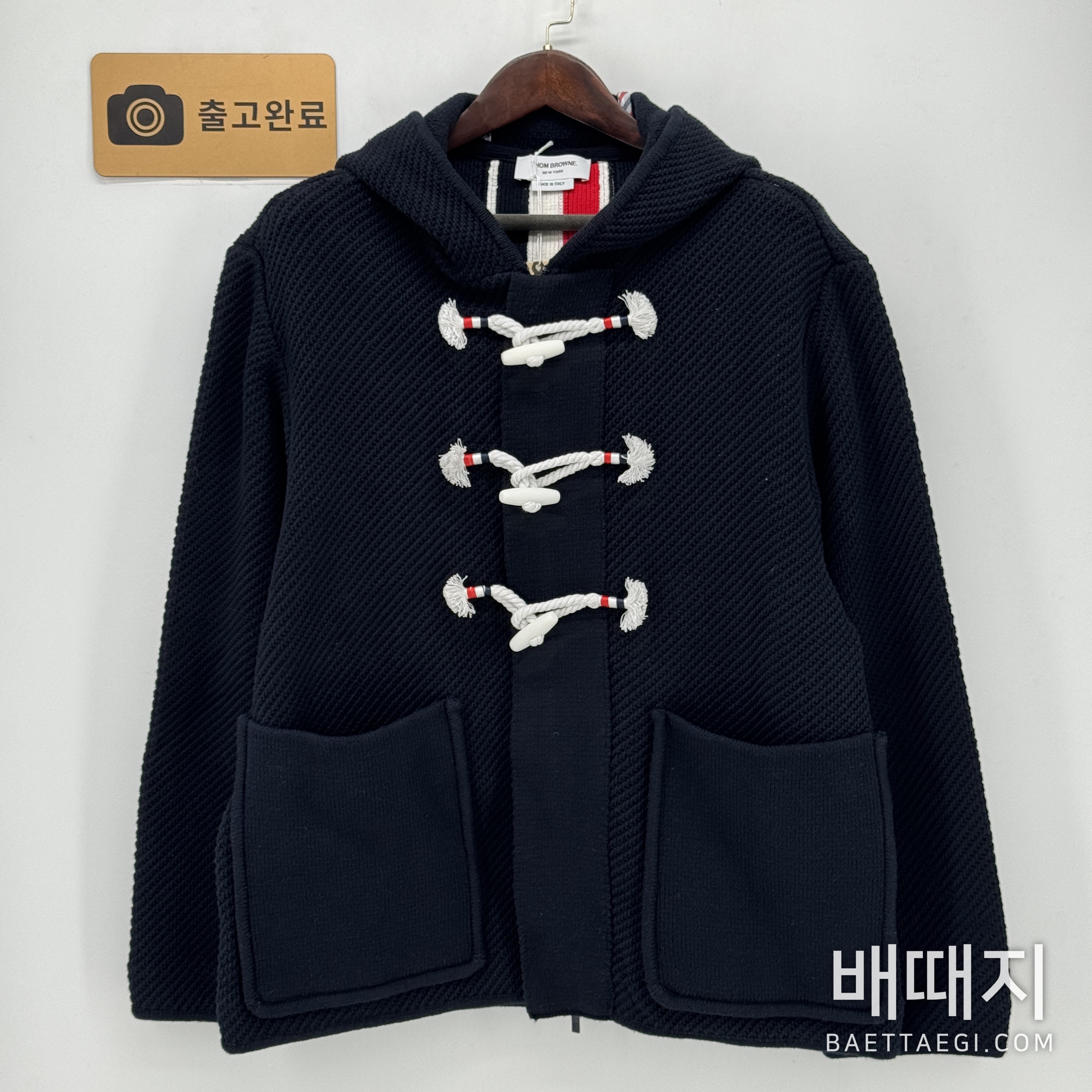 톰브라운 트윌 스티치 백삼선 자켓 검수사진 1