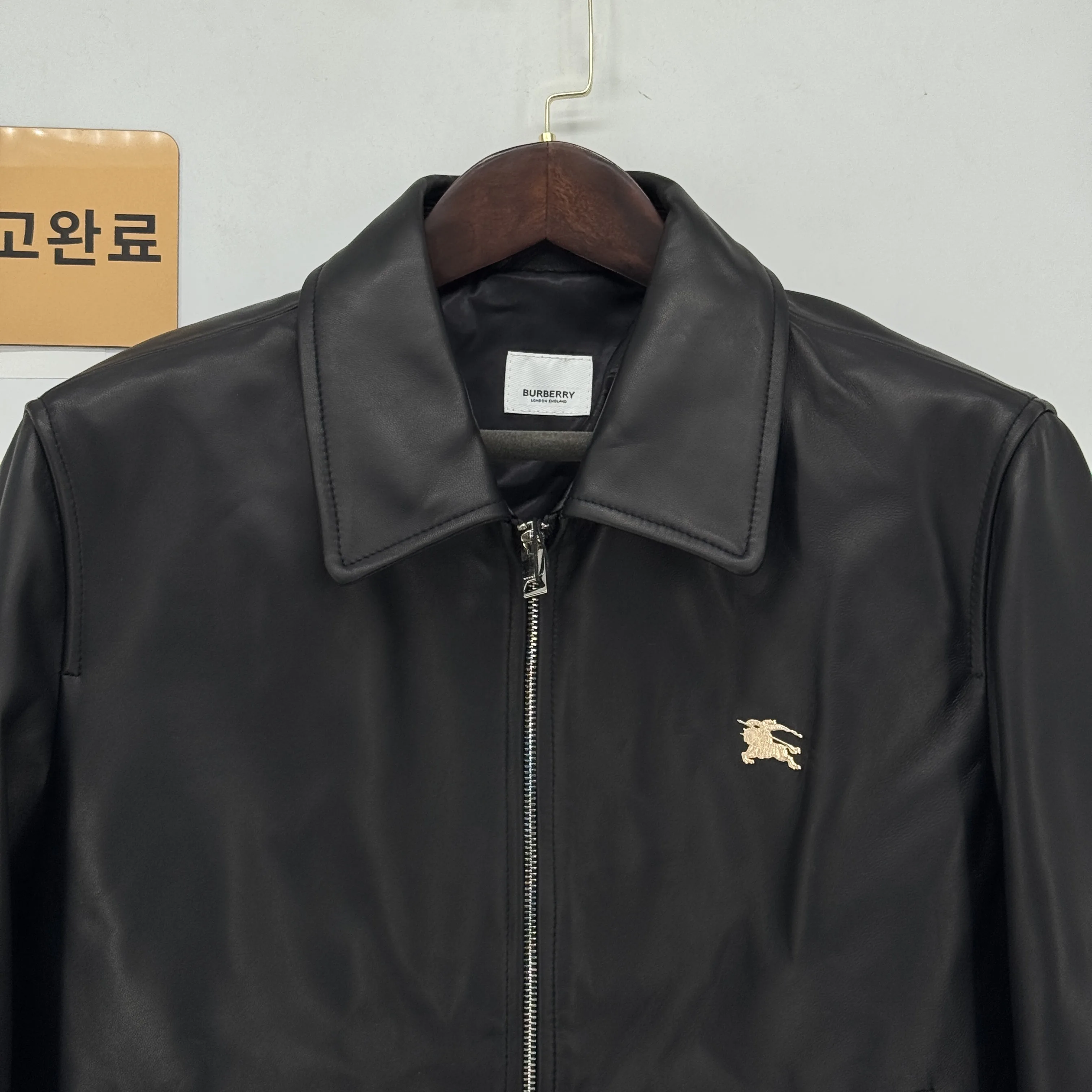버버리 가죽자켓 검수사진 11