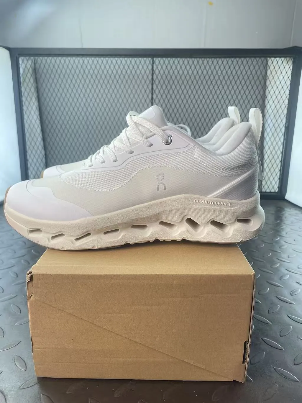 로에베 온 운동화 검수사진 2