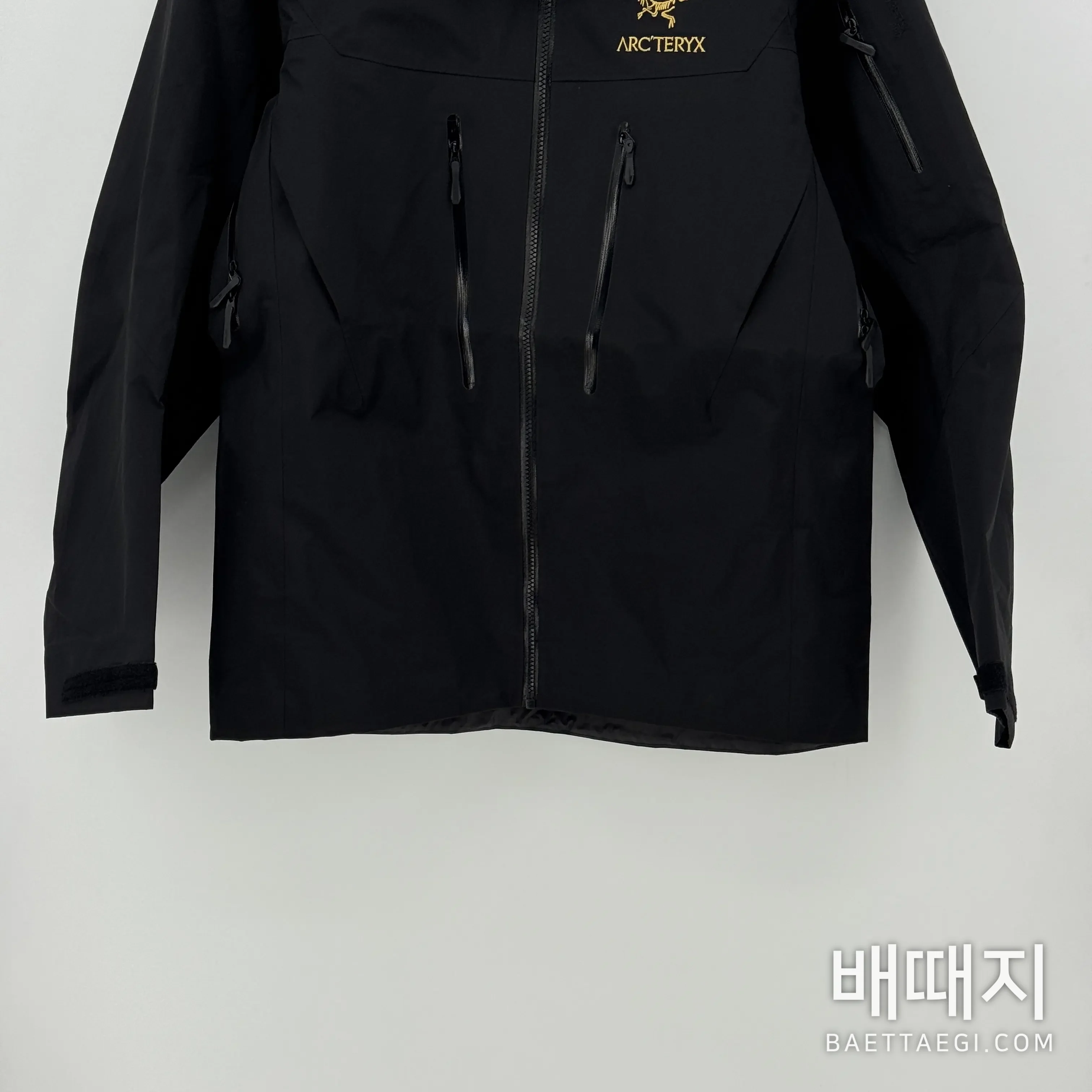아크테릭스 [TZ] 알파 SV 자켓 6세대 블랙 골드 200130 Arc'teryx Alpha SV Jacket 6 24K Black 검수사진 6