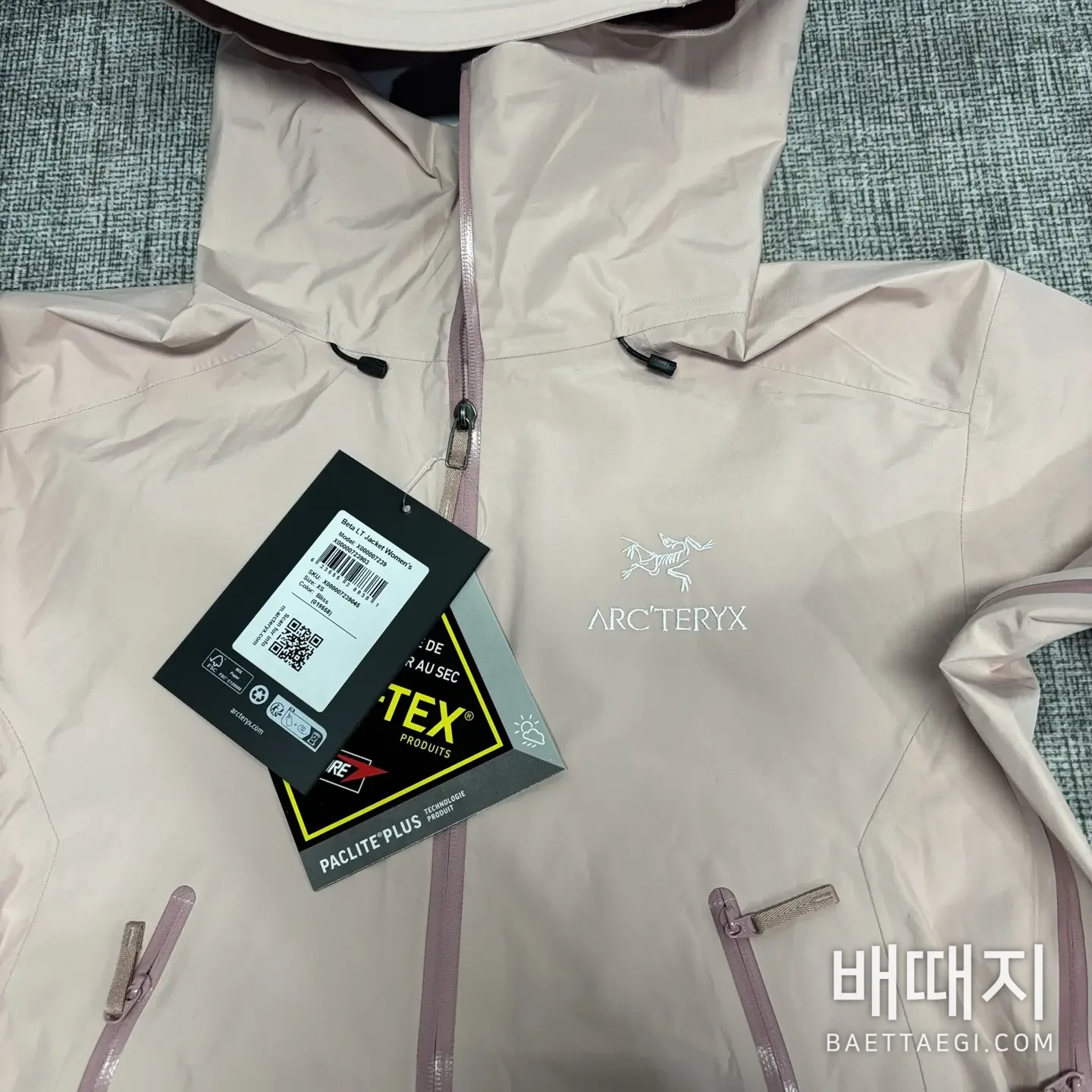 아크테릭스 [TZ] 베타 LT 자켓 핑크 200142 Arc'teryx Beta LT Jacket Lucky Fans 검수사진 3