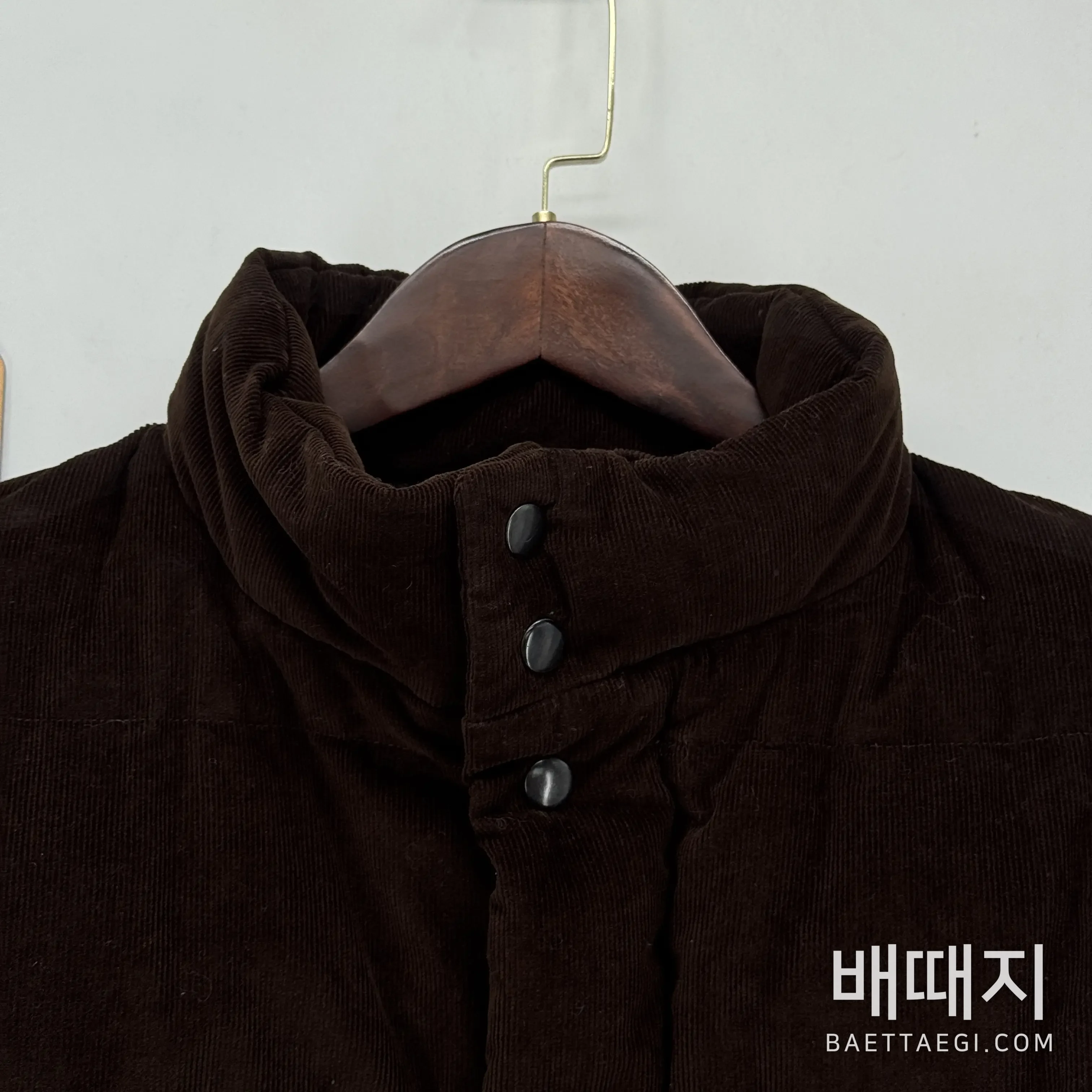프라다 트라이앵글 로고 남성 다운 패딩 206525 검수사진 3