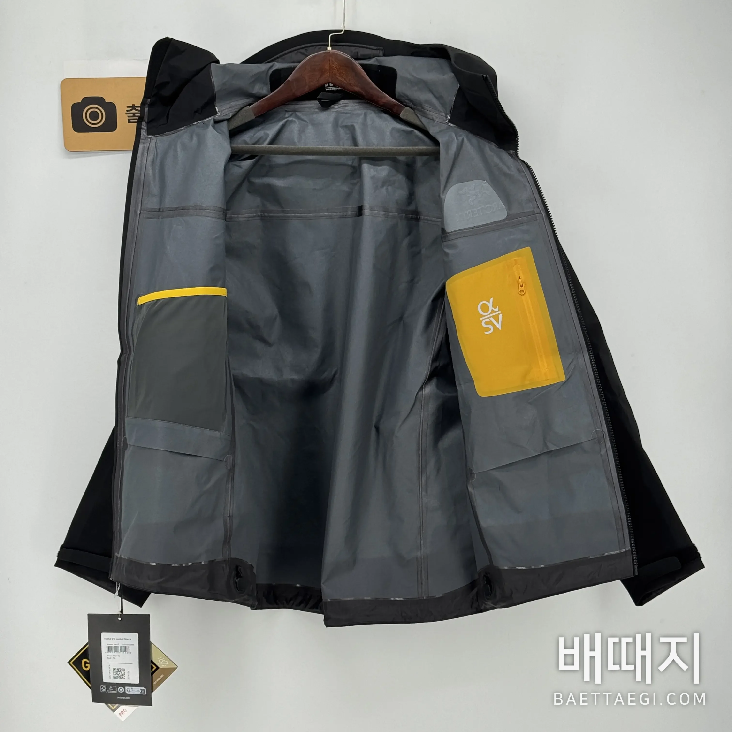 아크테릭스 [TZ] 알파 SV 자켓 6세대 블랙 골드 200130 Arc'teryx Alpha SV Jacket 6 24K Black 검수사진 15