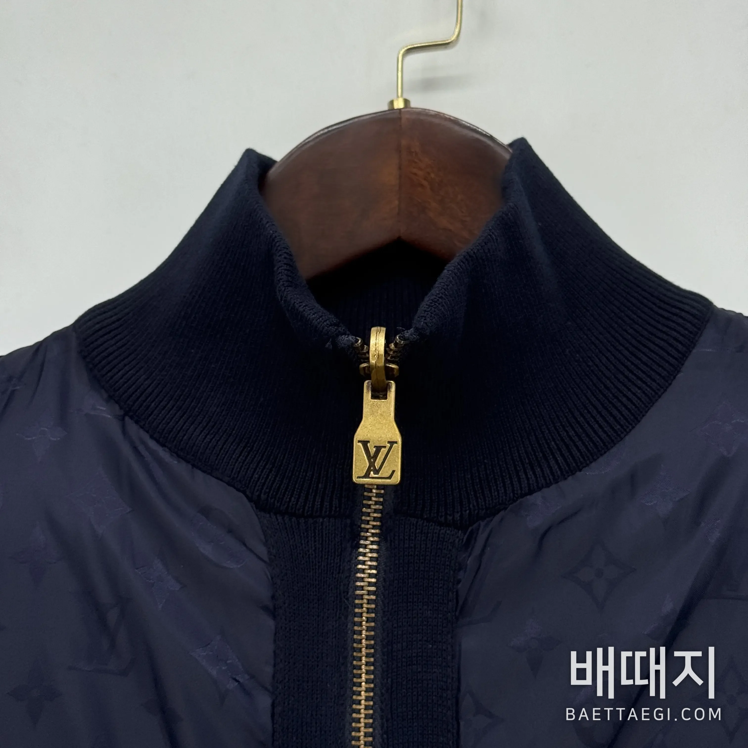 루이비통 나일론 혼방 지퍼 터틀넥 자켓 113912 검수사진 8