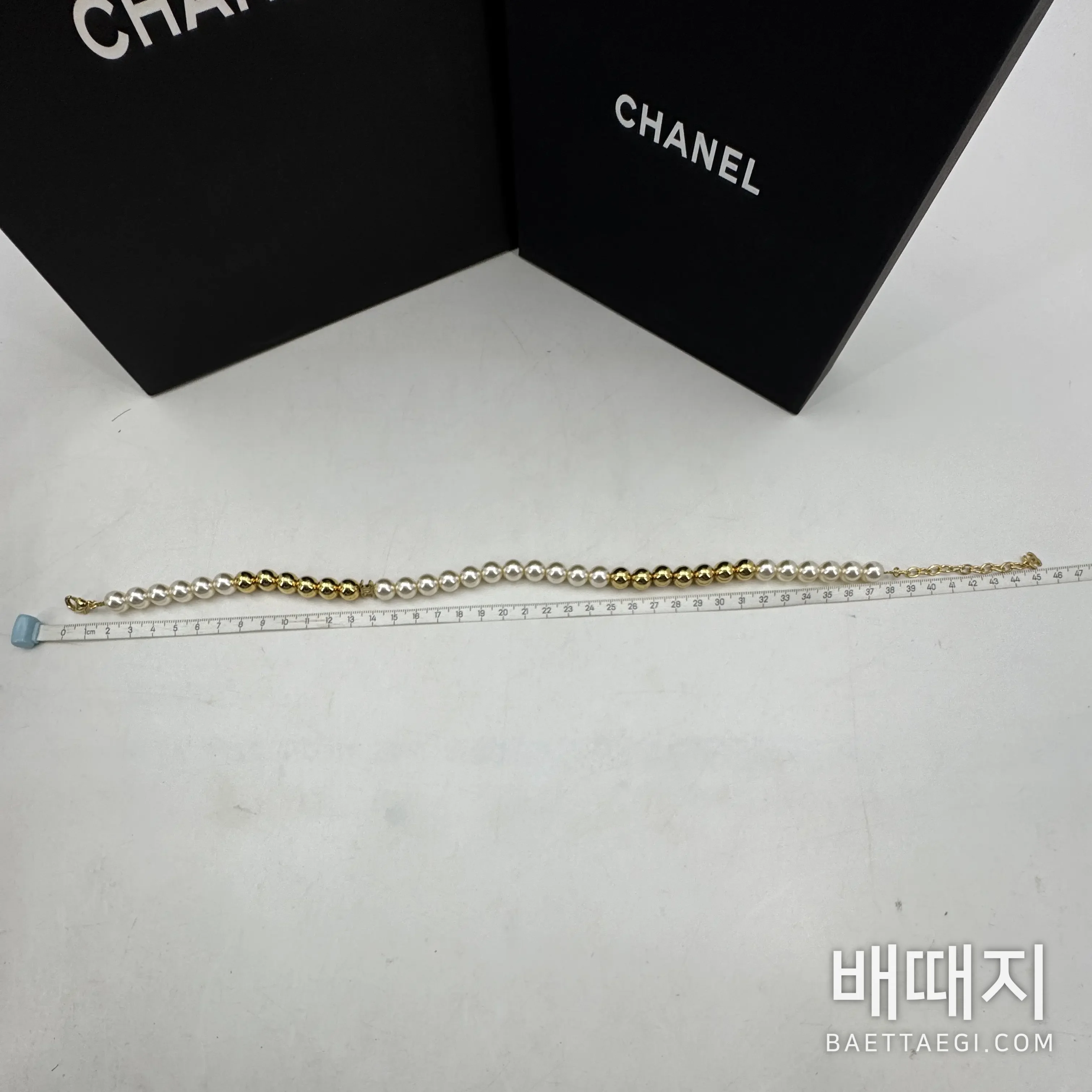 샤넬 골드 볼 진주 더블 C 로고 숏 초커 목걸이 206521 검수사진 7