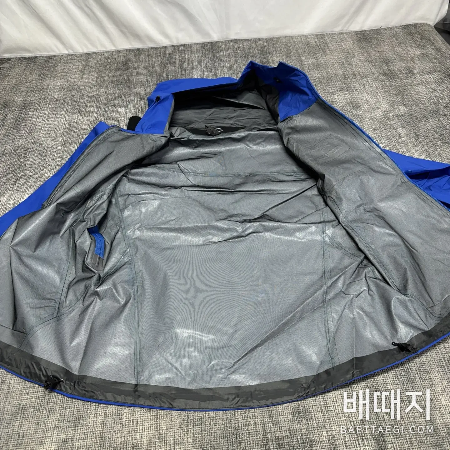아크테릭스 [TZ] 베타 LT 자켓 로열 블루 200125 Arc'teryx Beta LT Jacket Royal Blue 검수사진 2