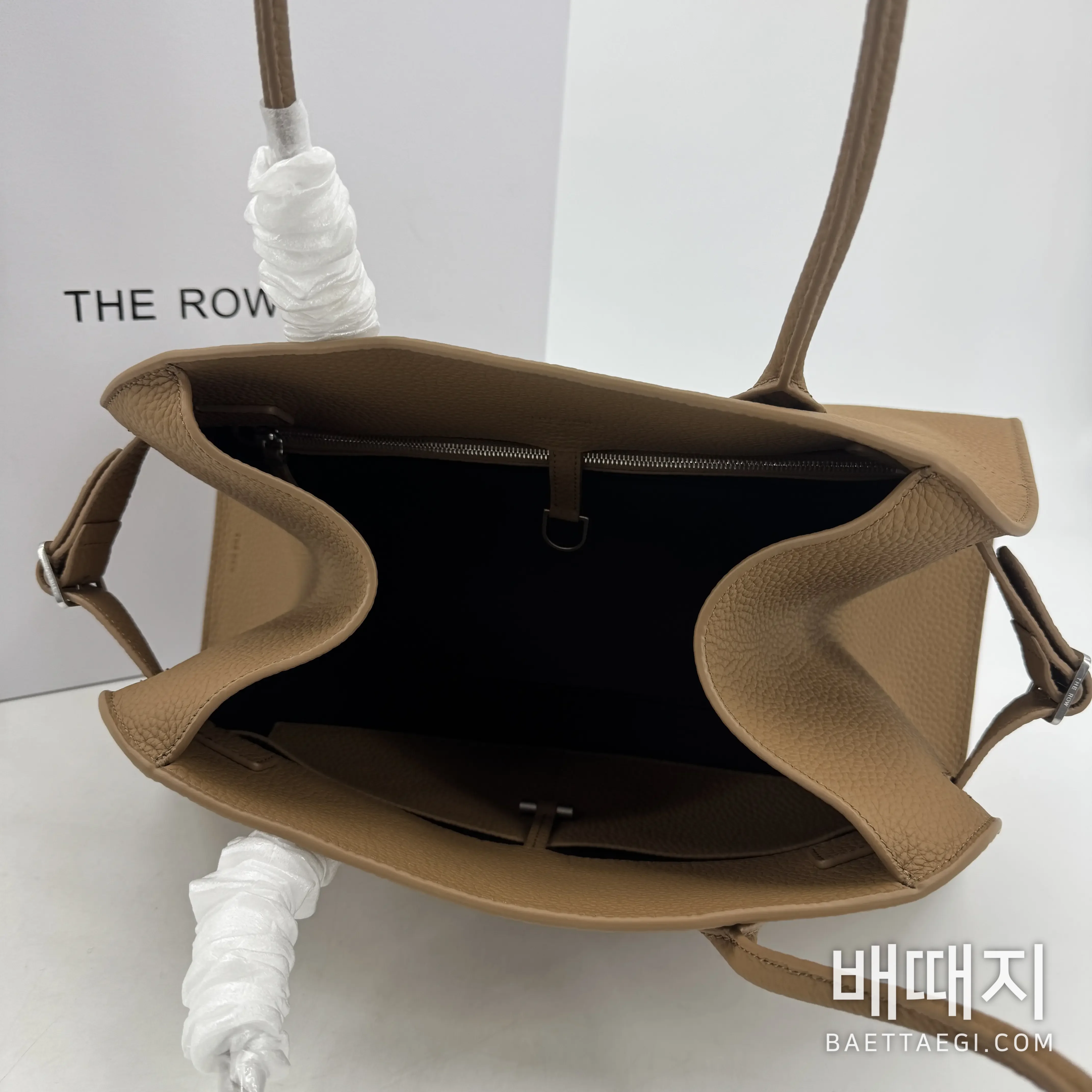 더로우 코코넛 가죽 숄더백 75625 검수사진 4