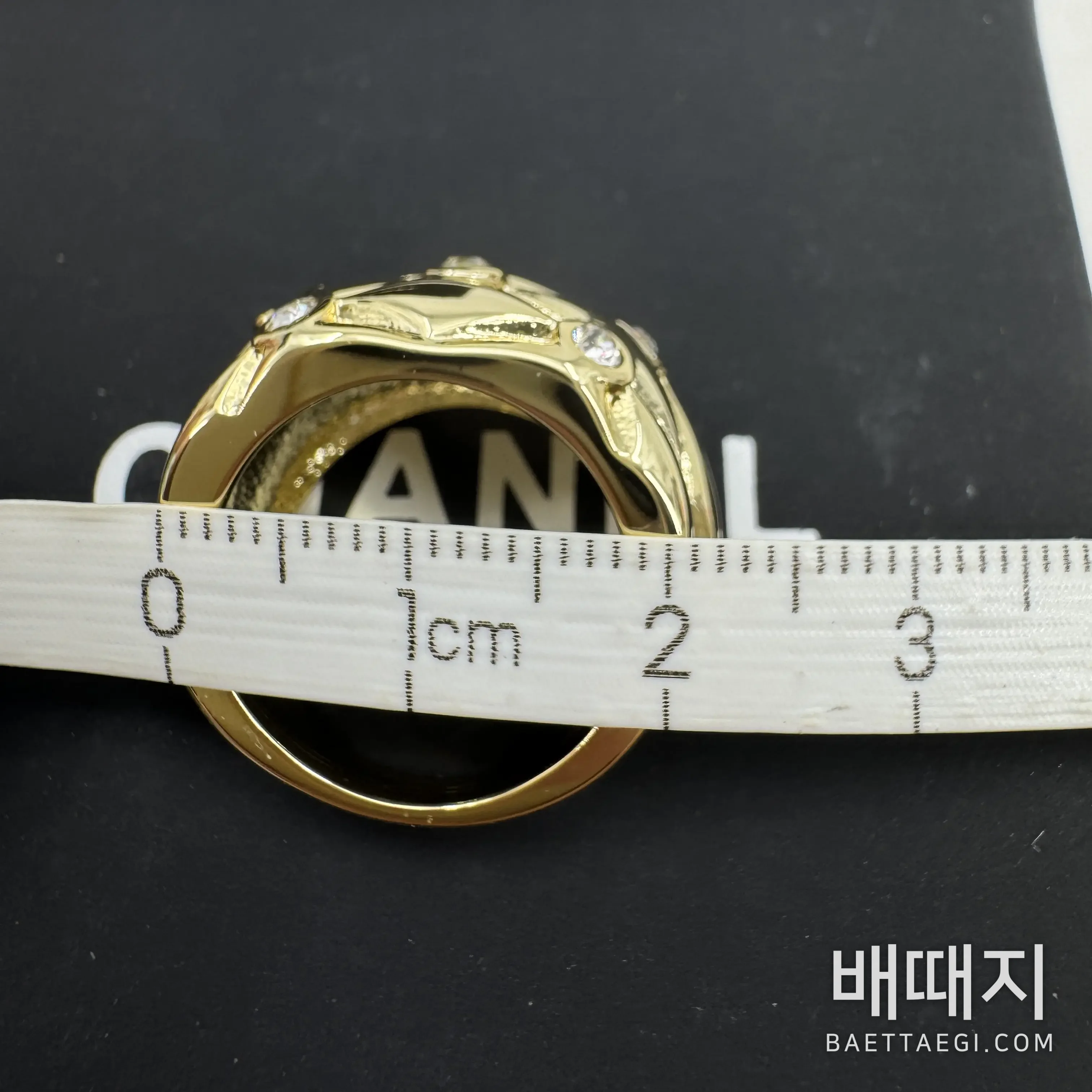 샤넬 다이아몬드 패턴 더블 C 골드 반지 179628 검수사진 8