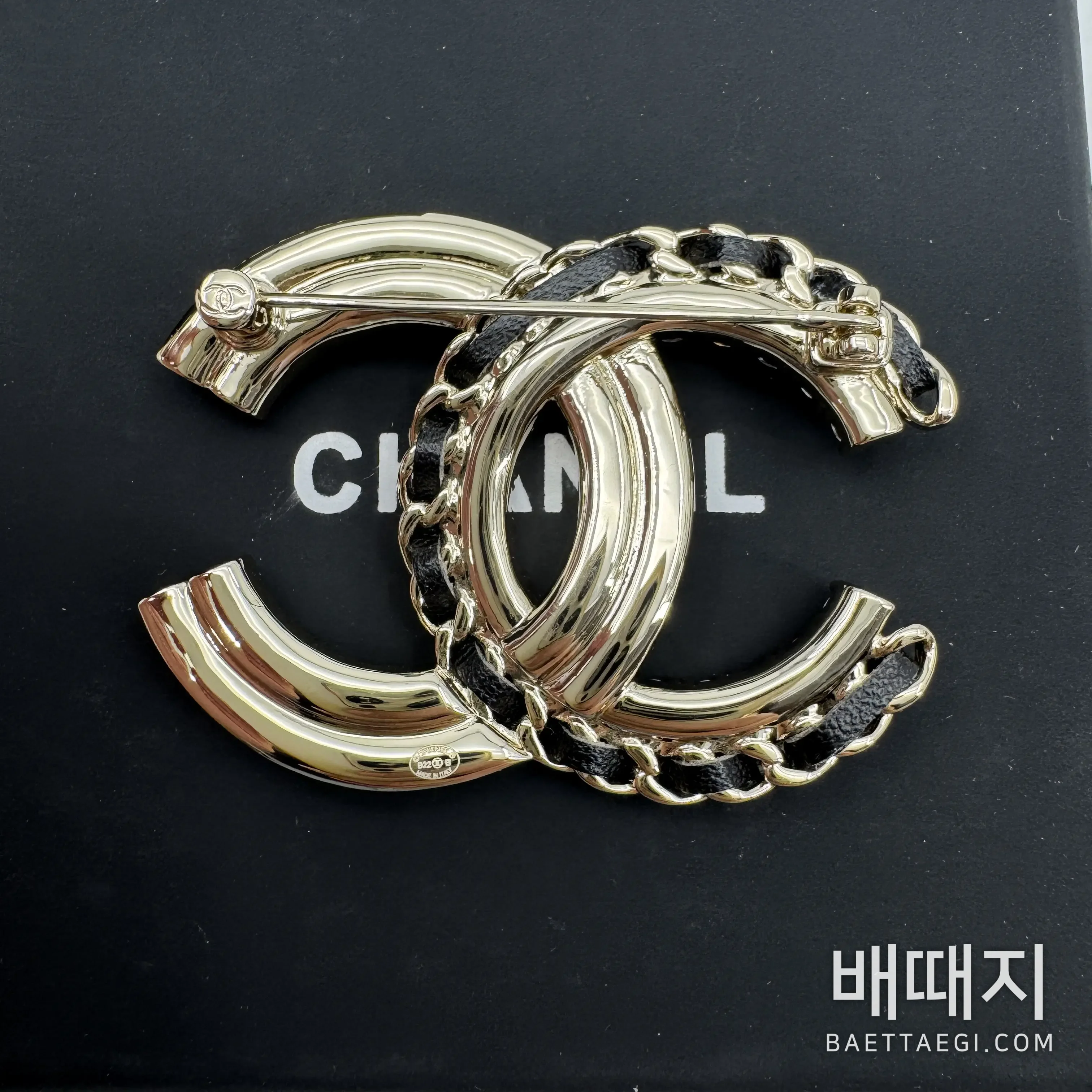 샤넬 가죽 실 진주 라인스톤 더블 C 브로치 178140 검수사진 6
