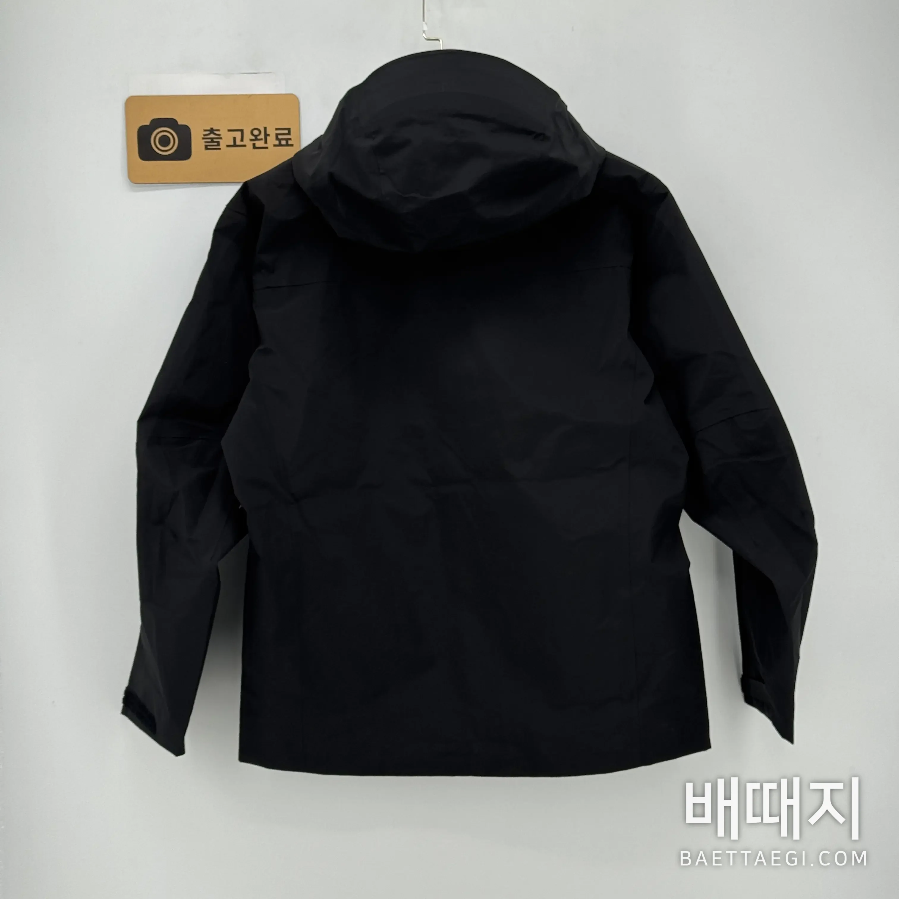 아크테릭스 [TZ] 알파 SV 자켓 6세대 블랙 골드 200130 Arc'teryx Alpha SV Jacket 6 24K Black 검수사진 14
