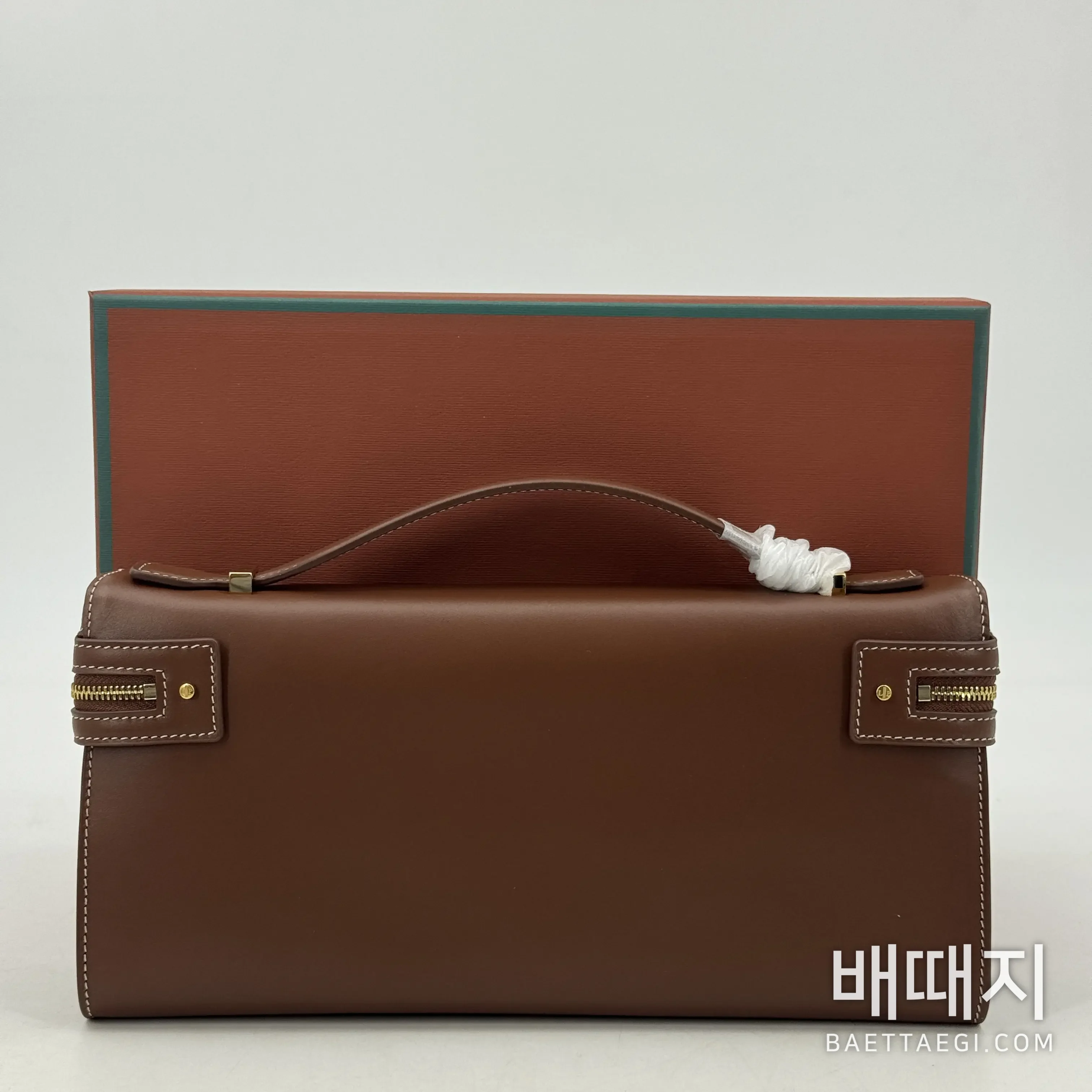 로로피아나 익스트라 새들 레더 클러치백 LP29 검수사진 3