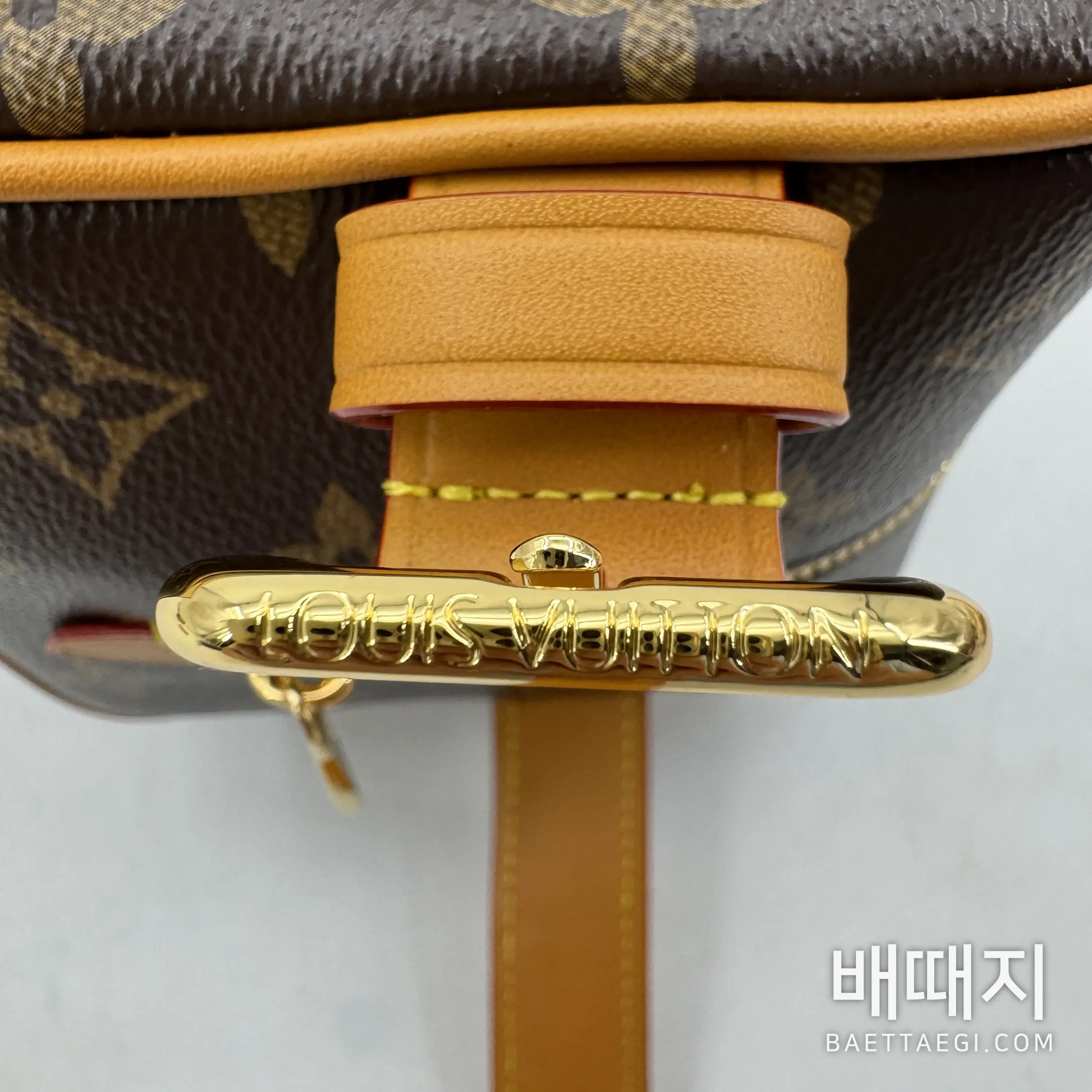 루이비통 락커 돕 키트 카고 가방 M2A501 검수사진 4