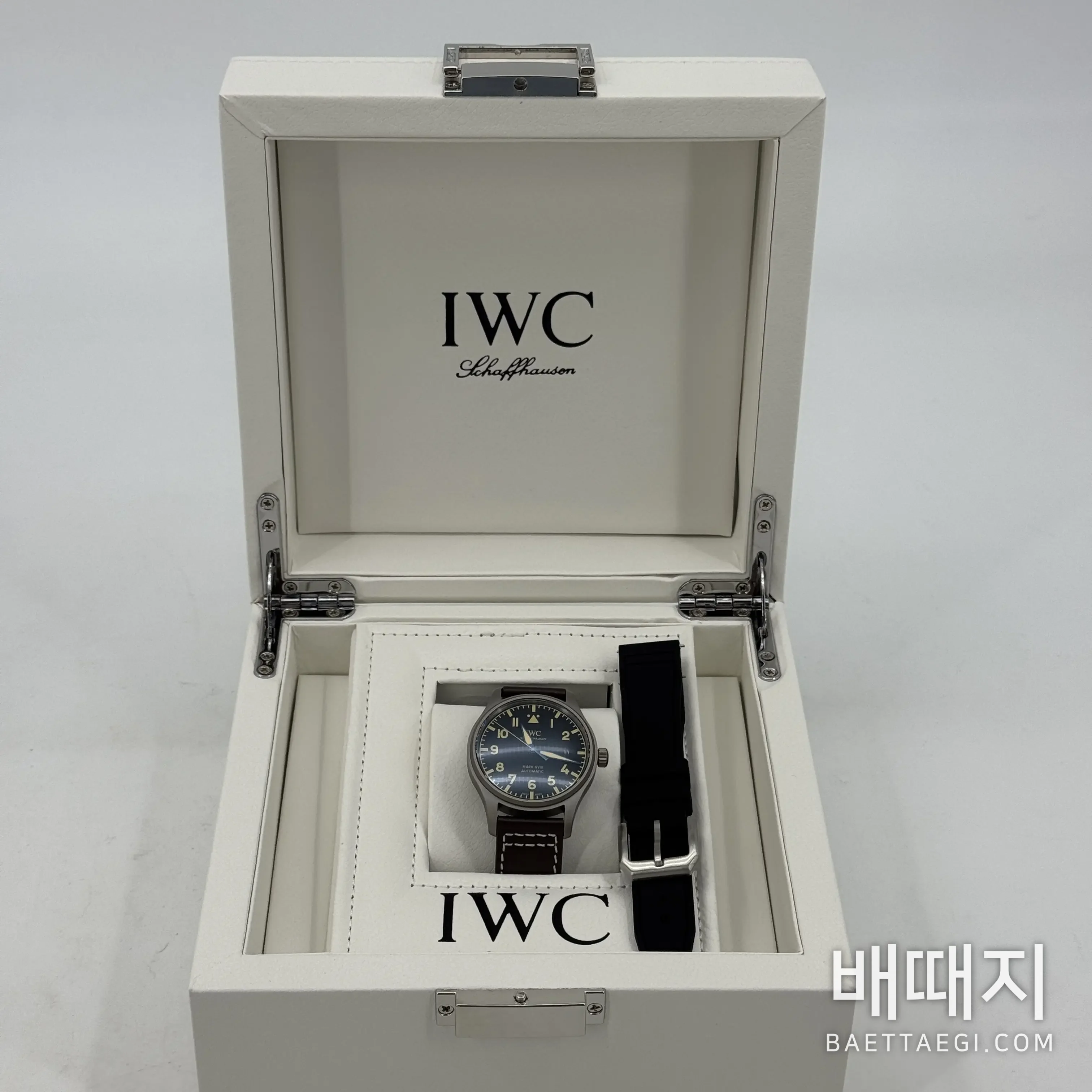 IWC 파일럿 마크 XVIII 티타늄 시계 IW327006 42502 검수사진 10