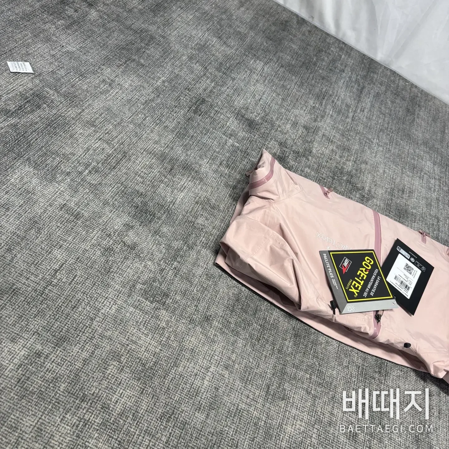아크테릭스 [TZ] 베타 LT 자켓 핑크 200142 Arc'teryx Beta LT Jacket Lucky Fans 검수사진 4