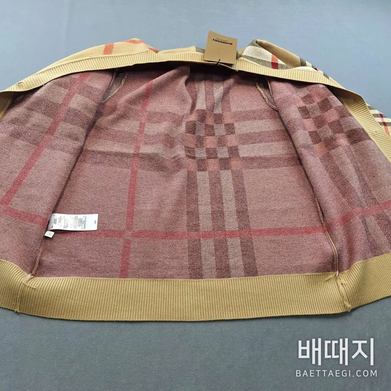 버버리 클래식 체크 울 가디건 158838 검수사진 5