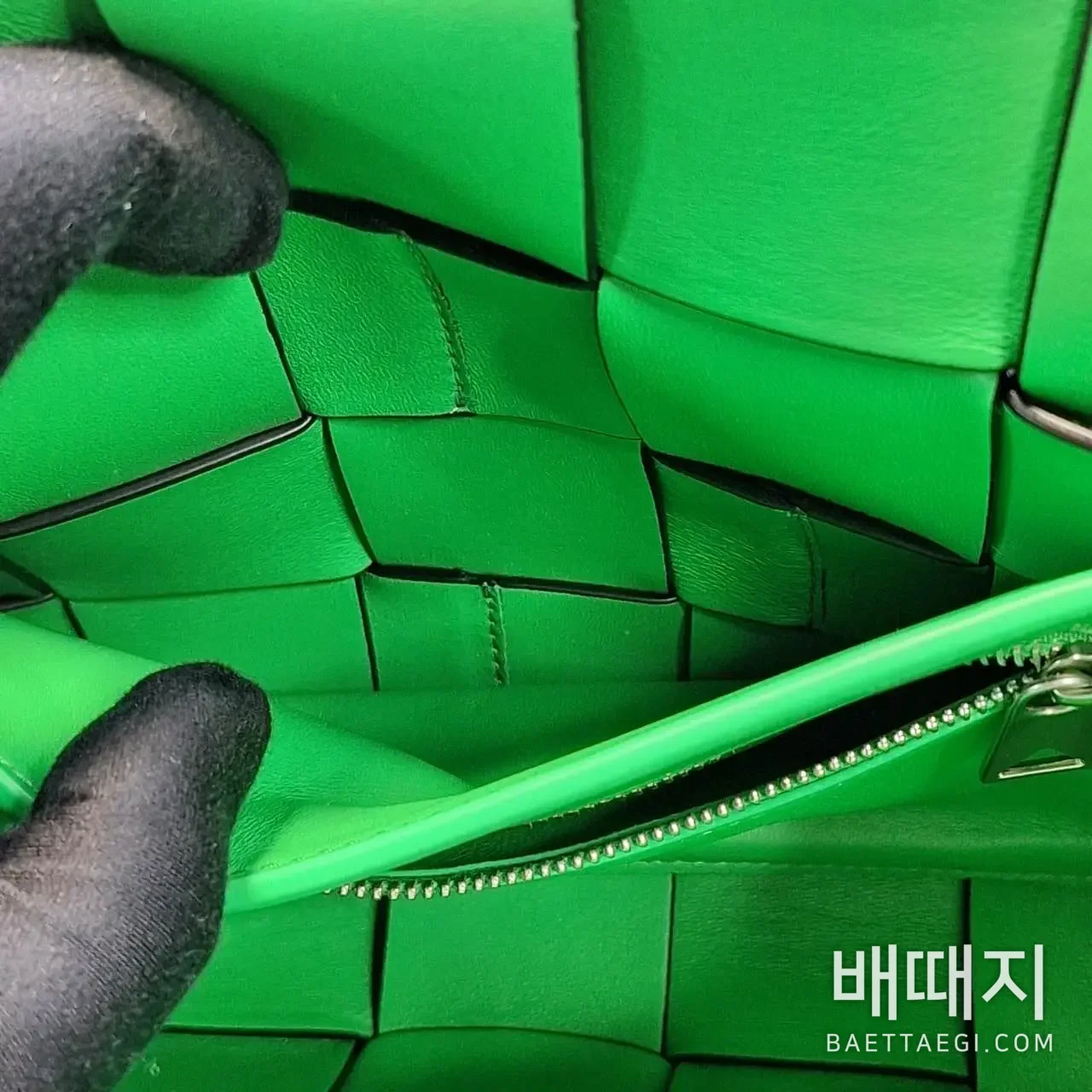 보테가베네타 스몰 카세트백 708768 154886 검수사진 8
