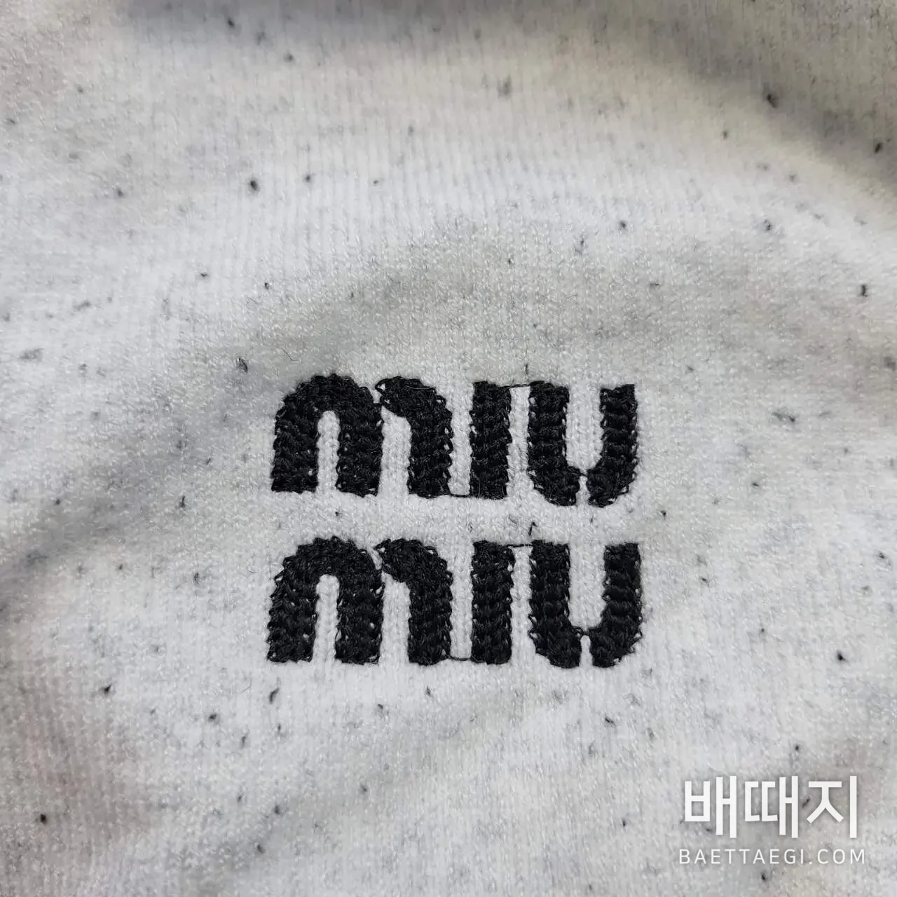 미우미우 크루넥 울 혼방 가디건 149576 검수사진 4