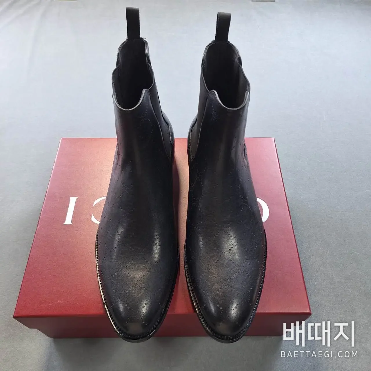 구찌 부츠 남성 가죽 더블 G 펀칭 디테일 205494 검수사진 2
