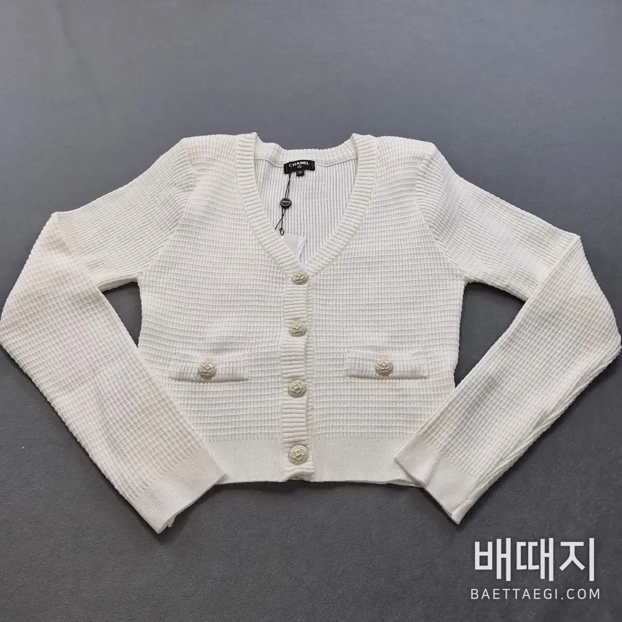 샤넬 카멜리아 싱글 브레스티드 V넥 울 가디건 155610 검수사진 1