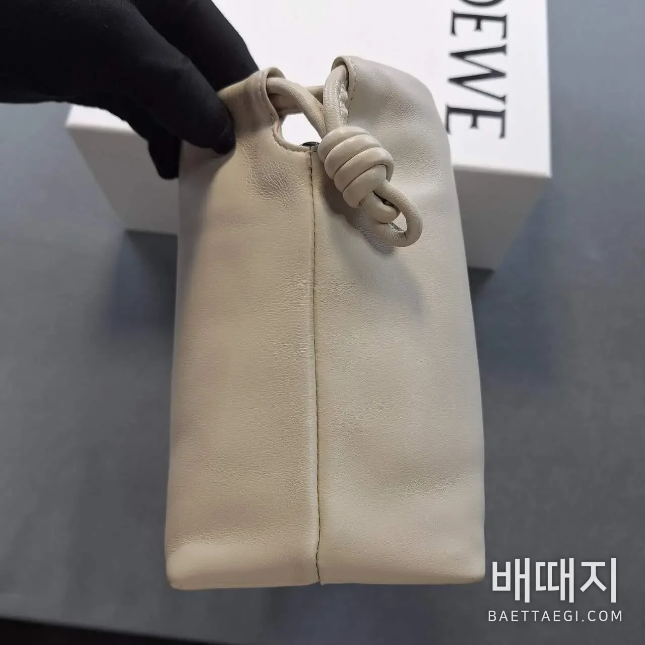 로에베 미디엄 플라멩고 펄스 파인 그레인 30cm 검수사진 5