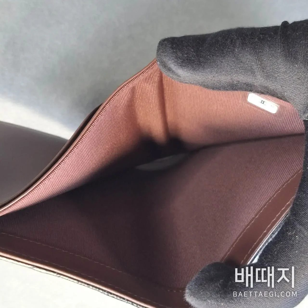 샤넬 다이아몬드 스티치 더블 C 로고 지갑 167612 검수사진 15