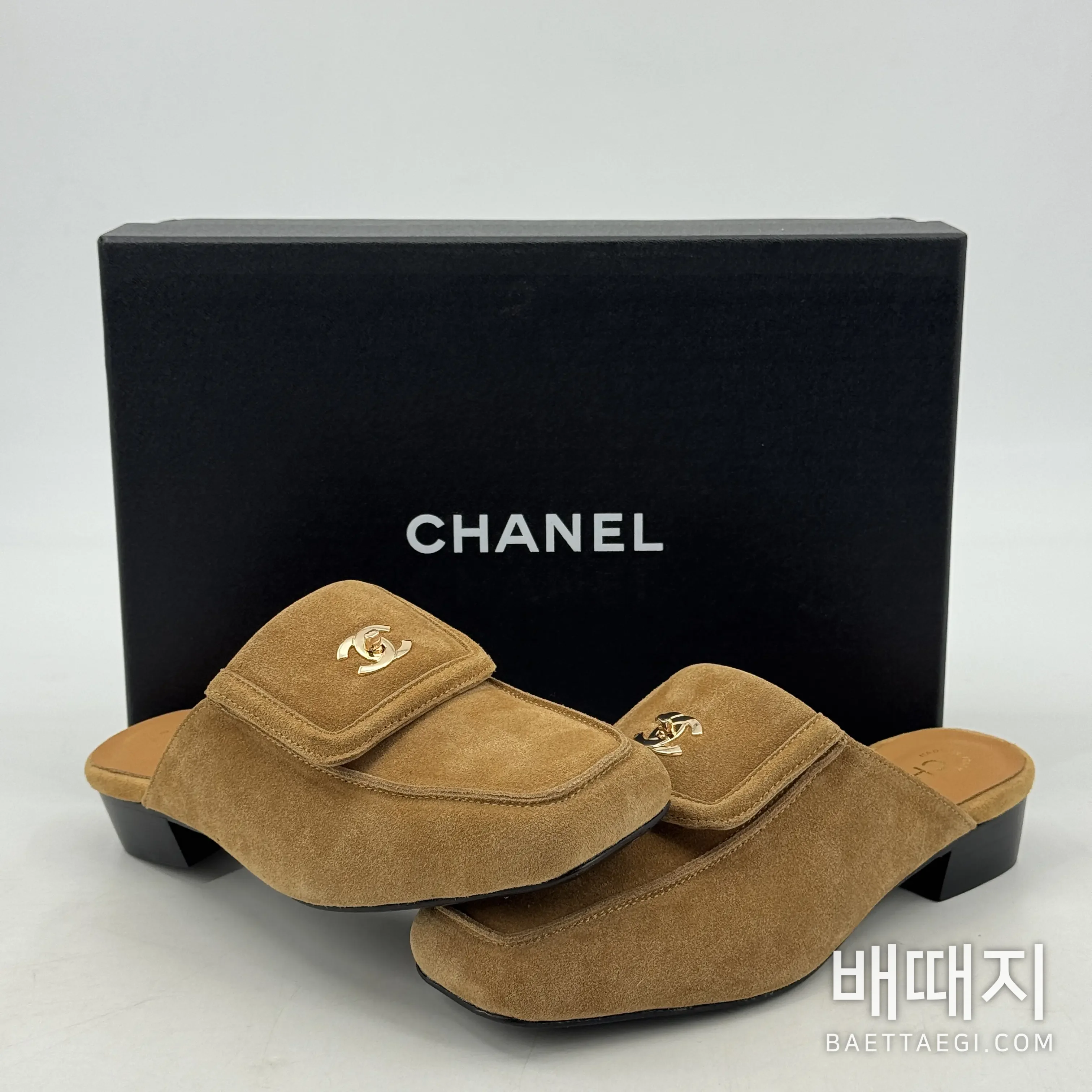 샤넬 26C 더블 C 버클 스퀘어 토 슬리퍼 98417 검수사진 3