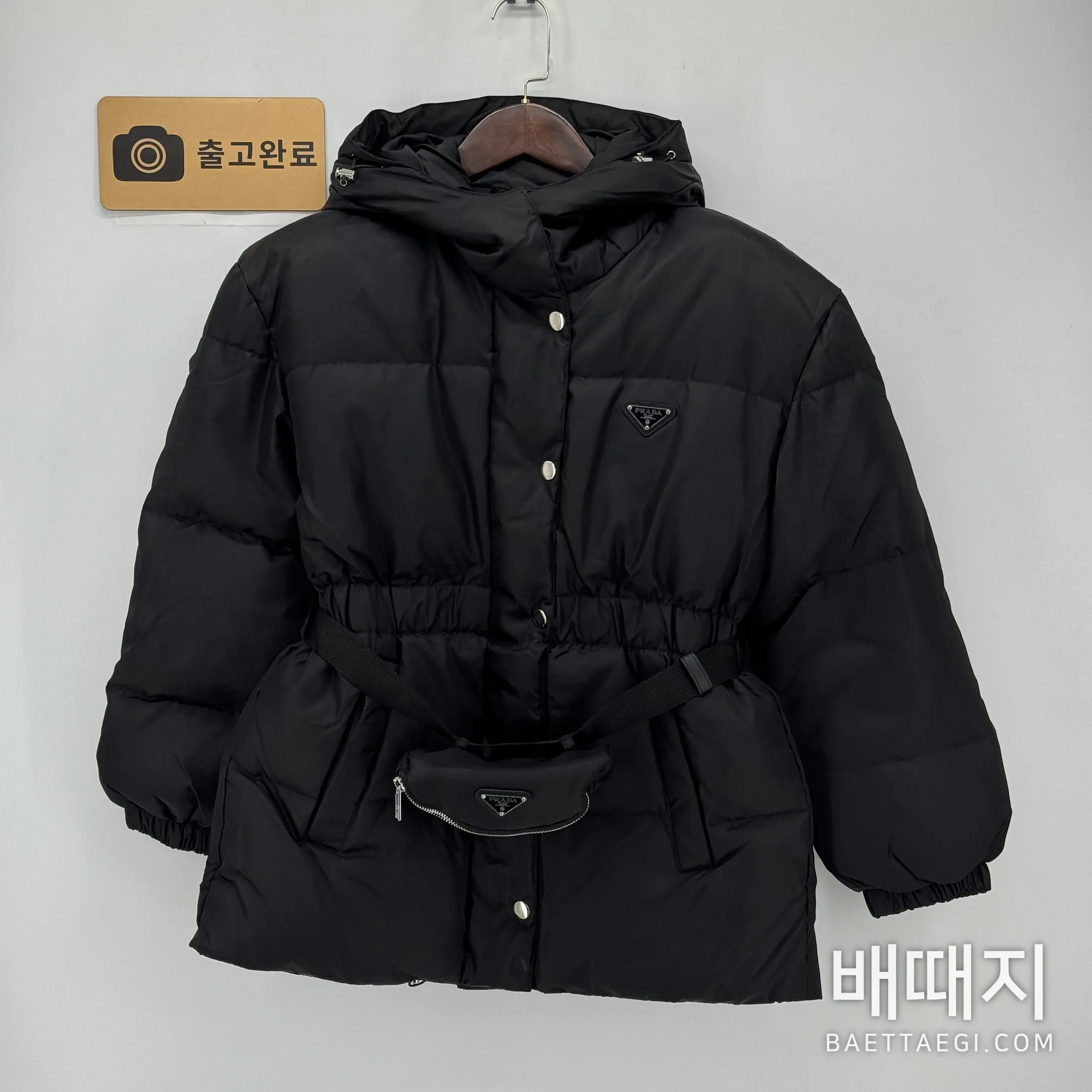 프라다 분리형 허리 파우치 구스다운 후드 슬림 자켓 195077 검수사진 1