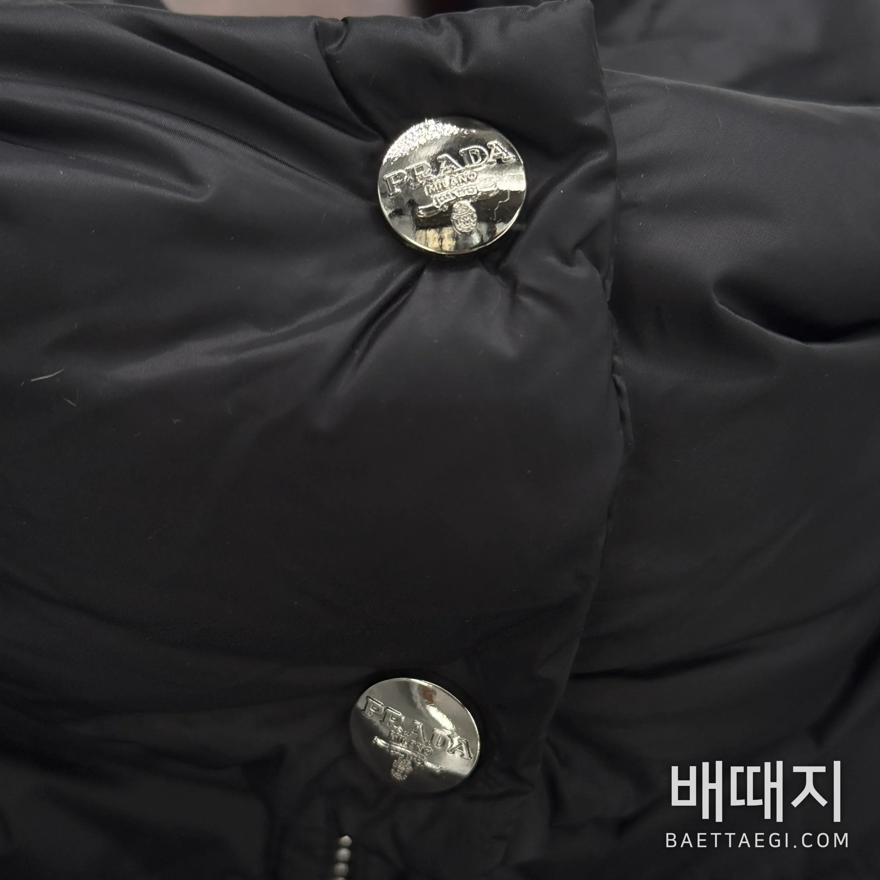 프라다 후드 슬림핏 여성 다운 패딩 재킷 155696 검수사진 4