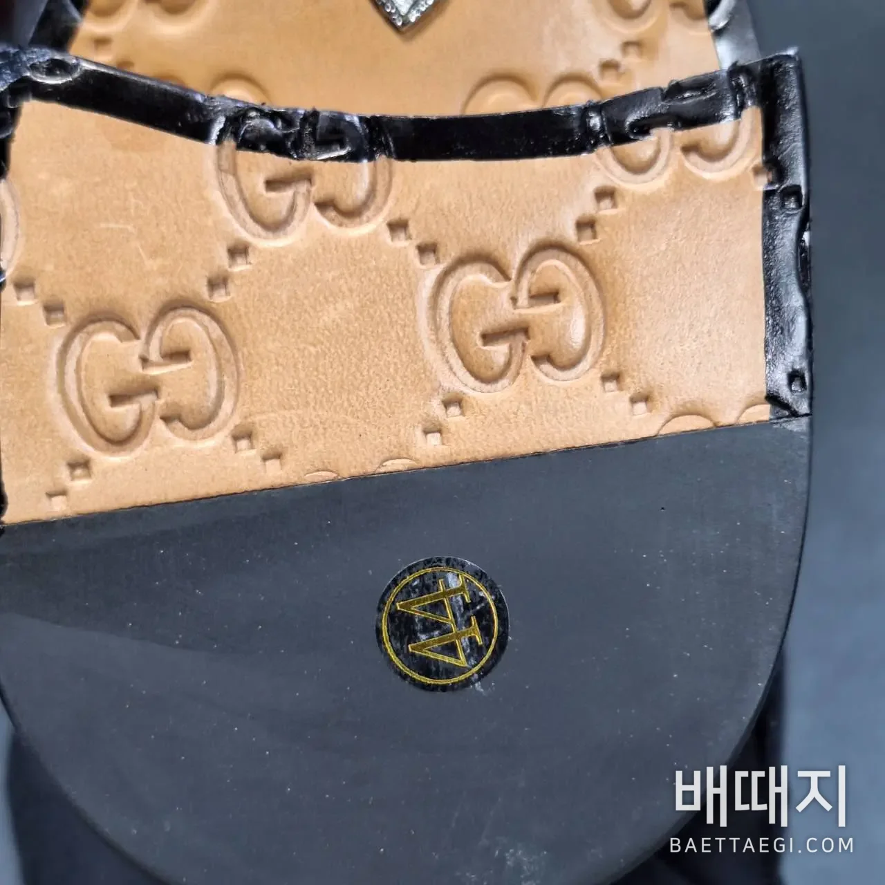 구찌 부츠 남성 가죽 더블 G 펀칭 디테일 205494 검수사진 9