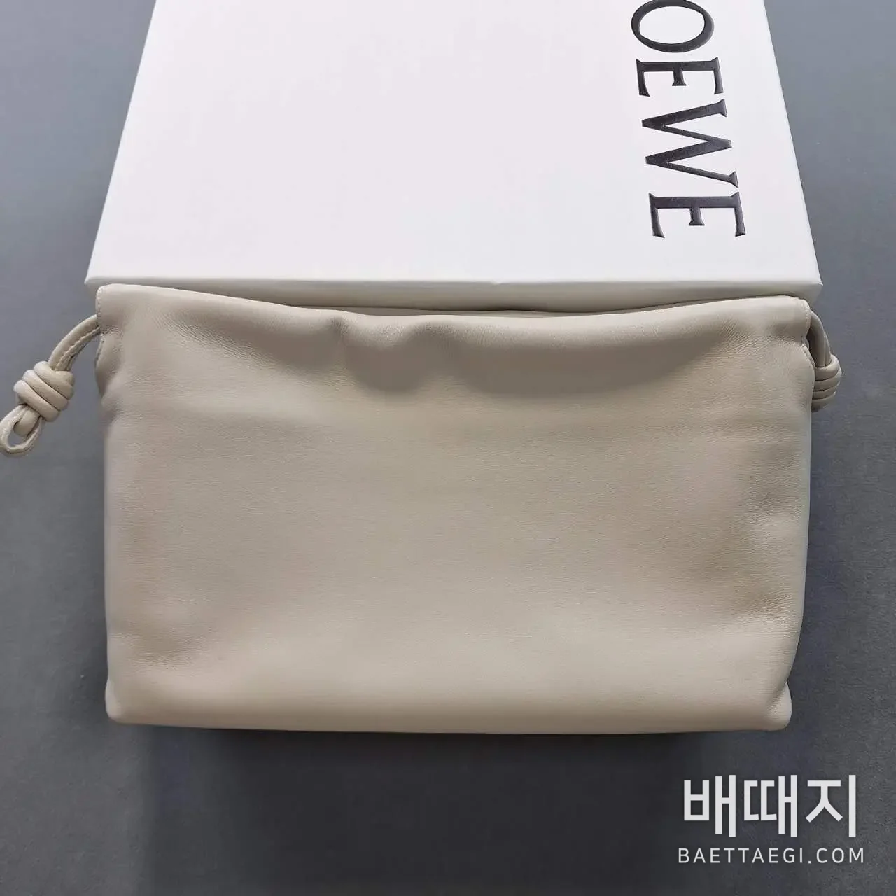 로에베 미디엄 플라멩고 펄스 파인 그레인 30cm 검수사진 3