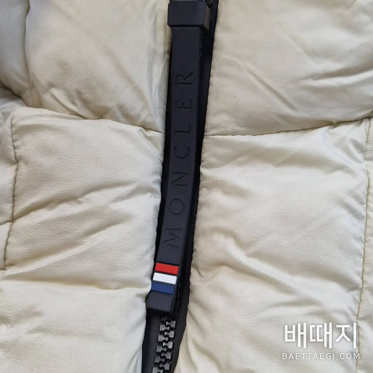 몽클레르 남성 화이트 덕다운 패딩 207620 검수사진 7