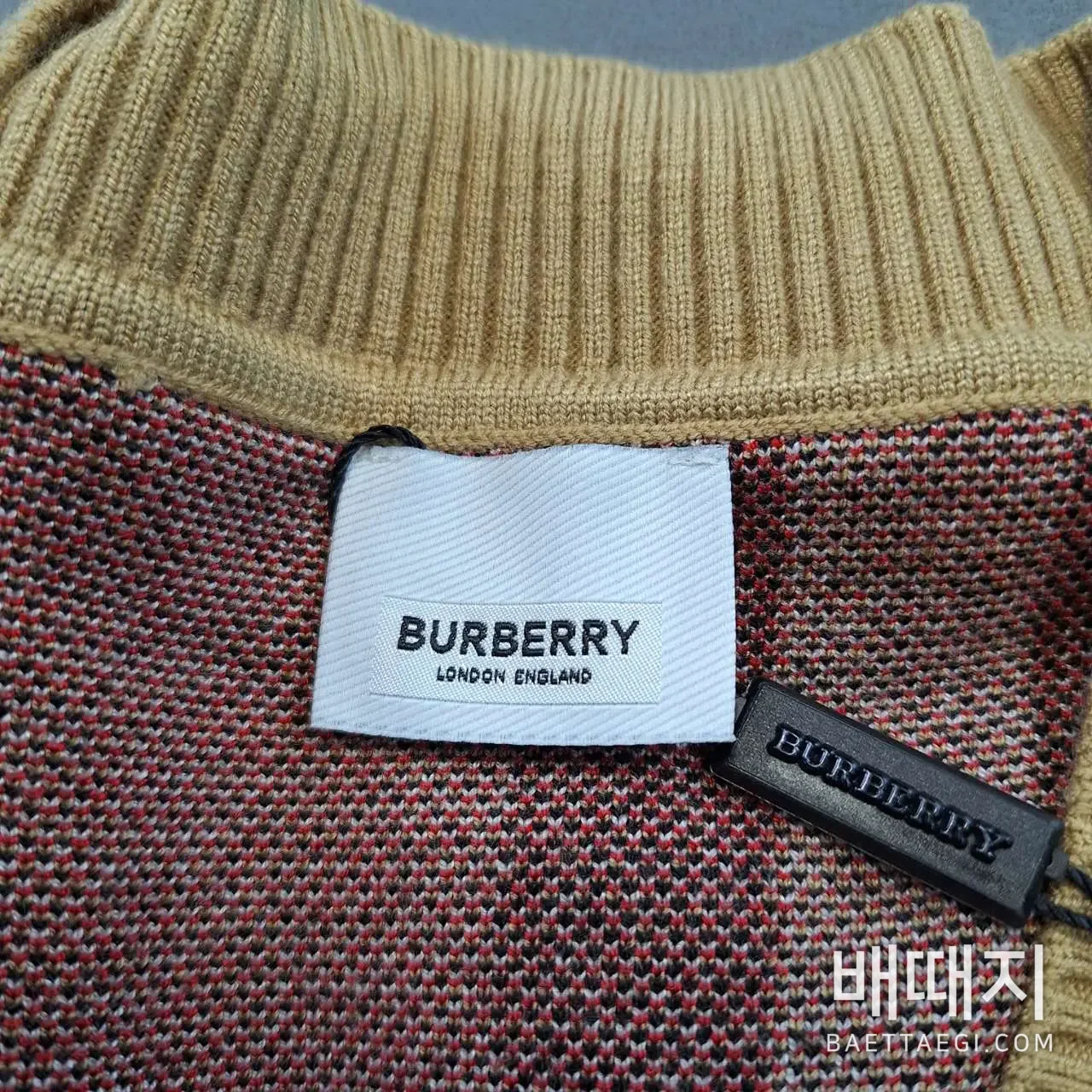 버버리 클래식 체크 울 가디건 158838 검수사진 3