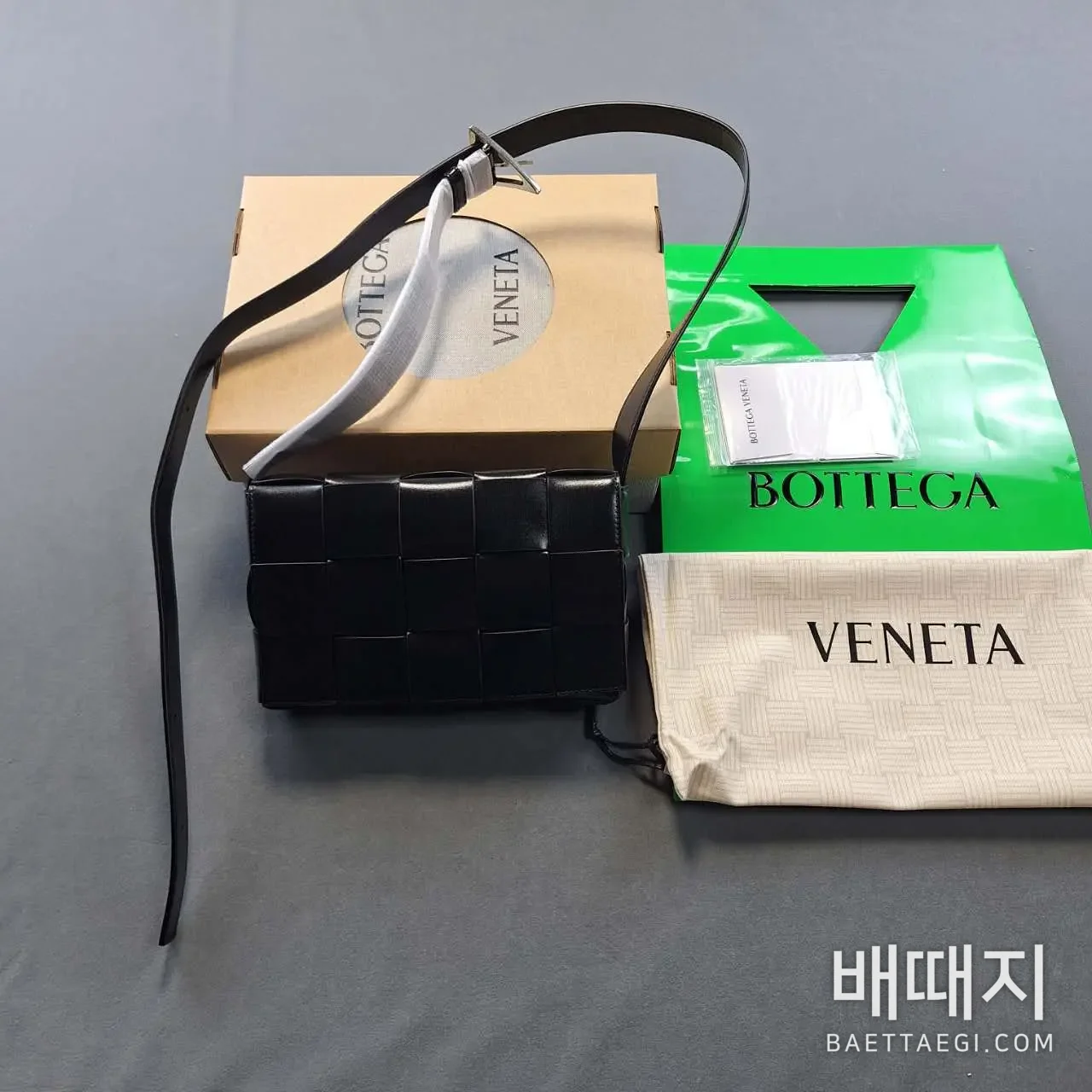 보테가베네타 스몰 카세트백 708768 154886 검수사진 1