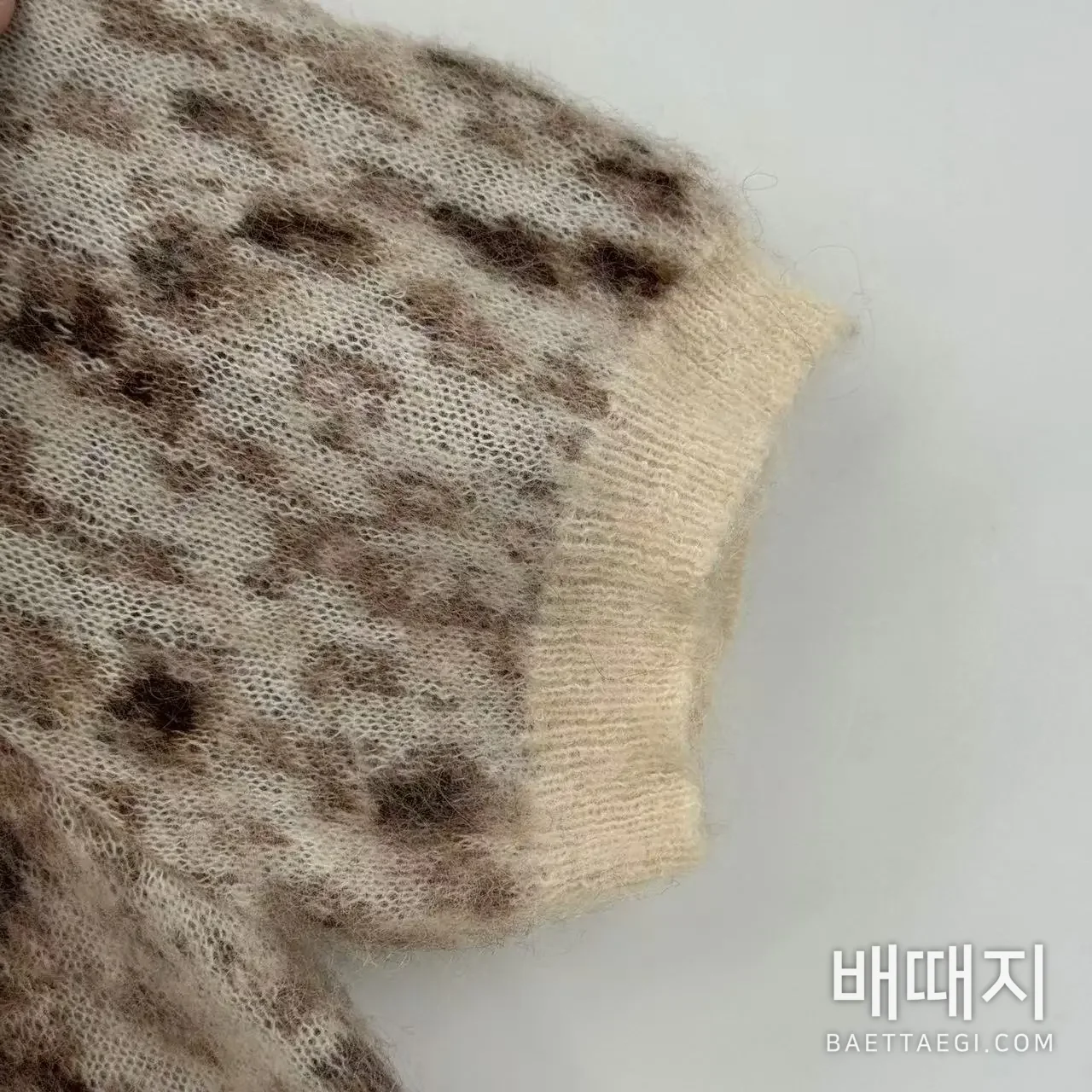브루넬로쿠치넬리 오오야마네코 무늬 울 반팔 니트 검수사진 5