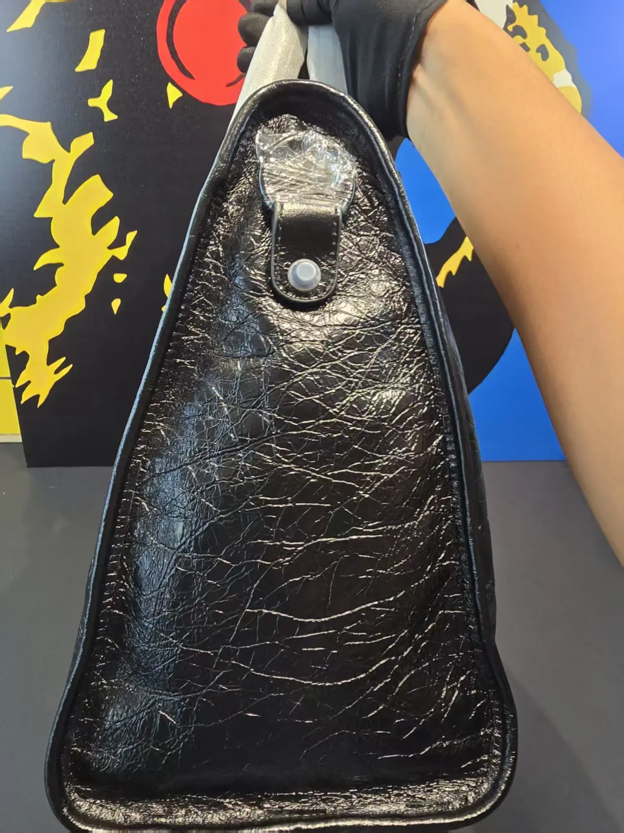 발렌시아가 라지 스웨이드 모터사이클 가방 92404 검수사진 11
