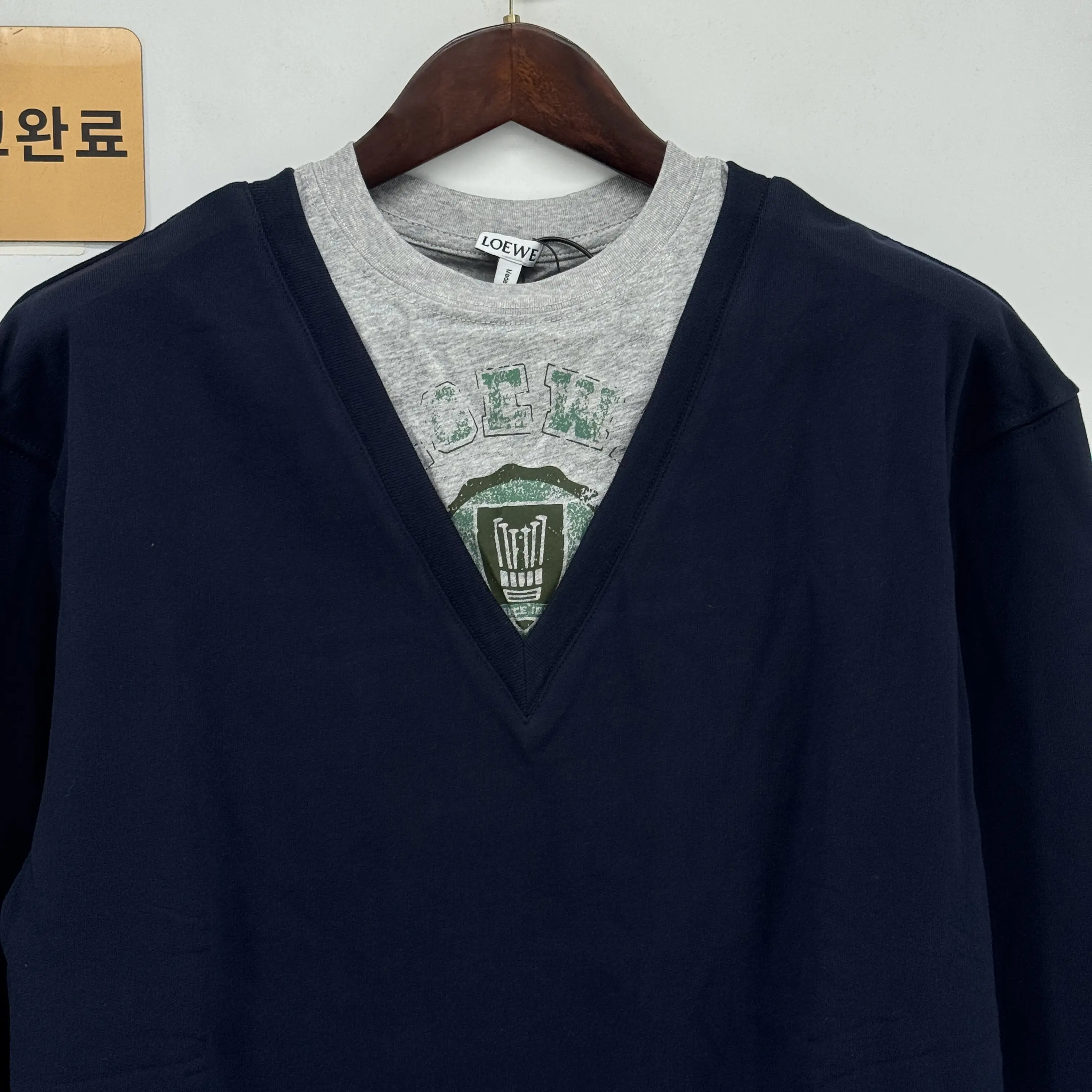 로에베 V넥 프린트 자수 니트 스웨트셔츠 157981 검수사진 2