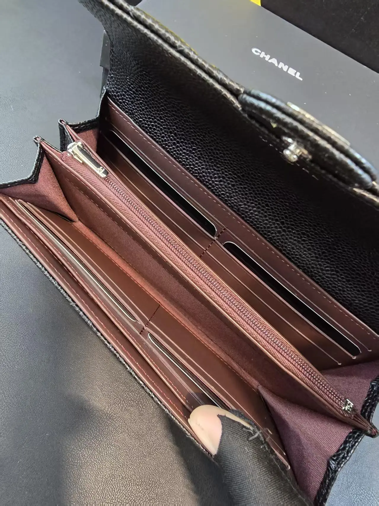 샤넬 캐비어 가죽 클래식 장지갑 검수사진 4