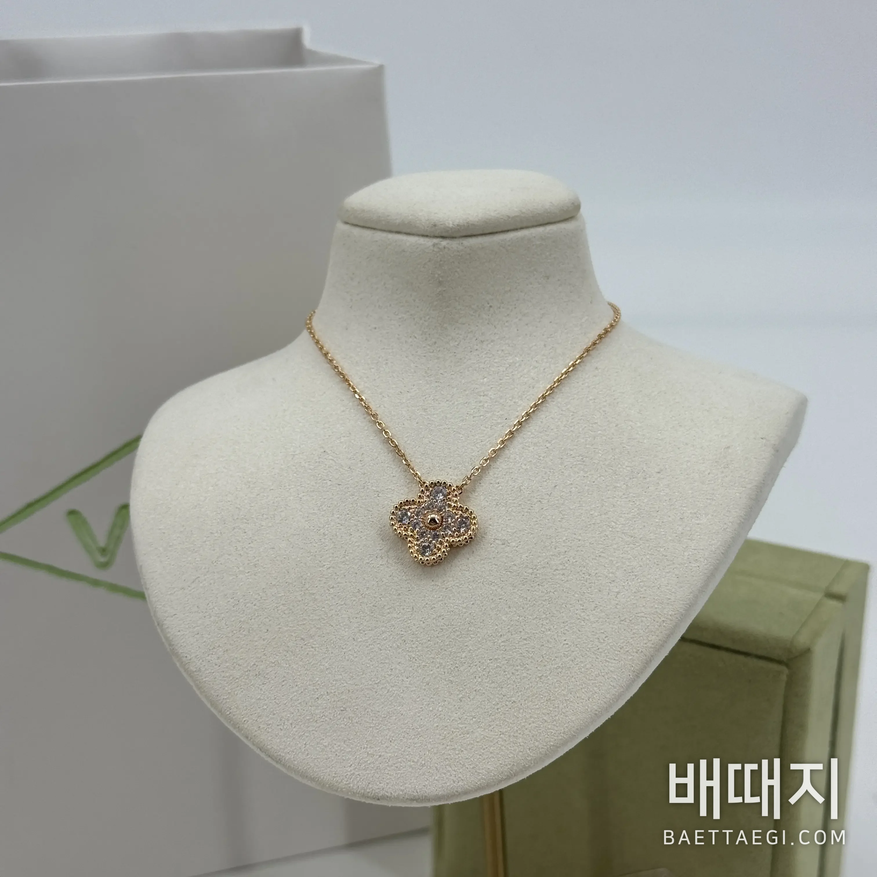 반클리프앤아펠 풀 다이아몬드 사엽 클로버 목걸이 178559 검수사진 3