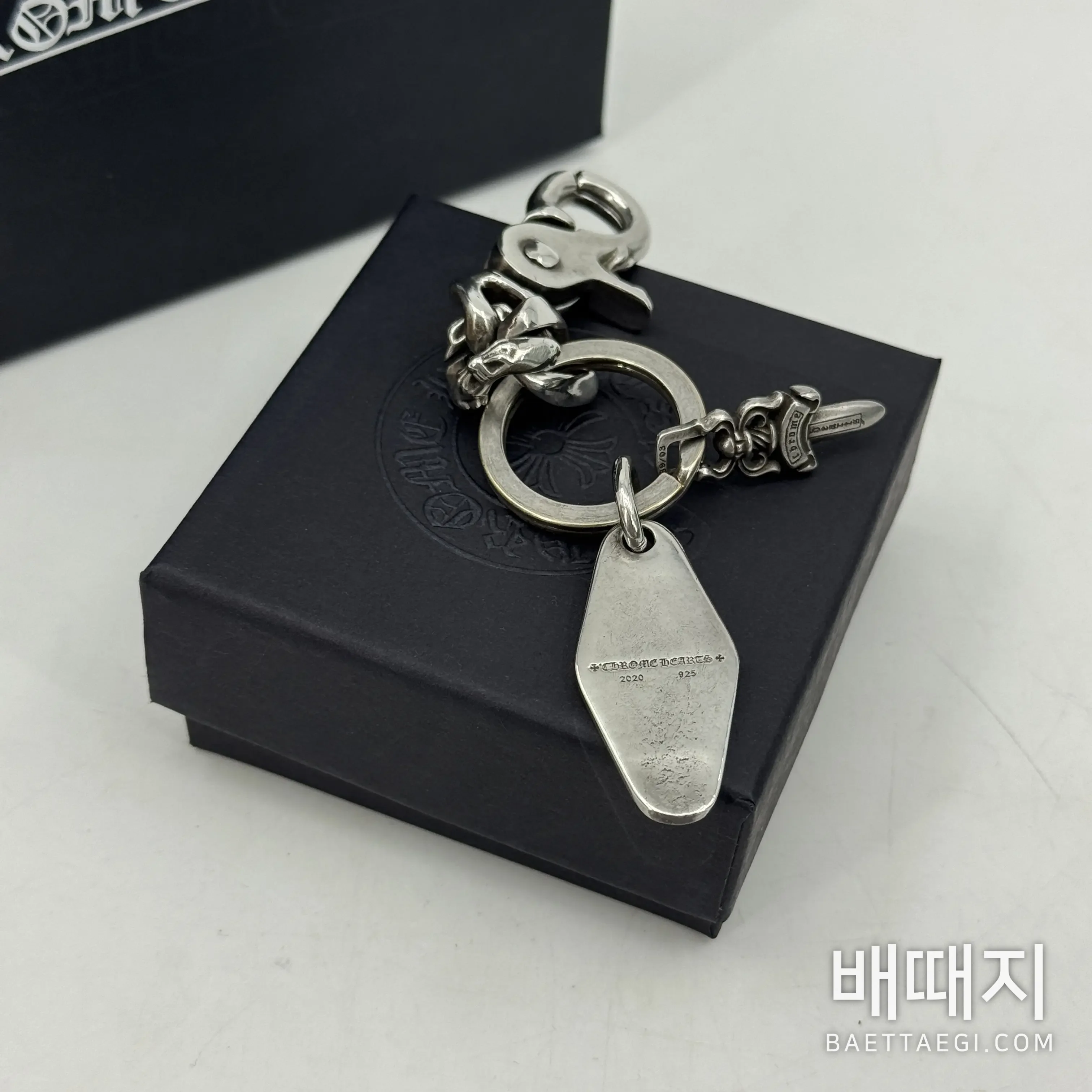 크롬하츠 은도금 호텔 키 사인 키링 107392 검수사진 3