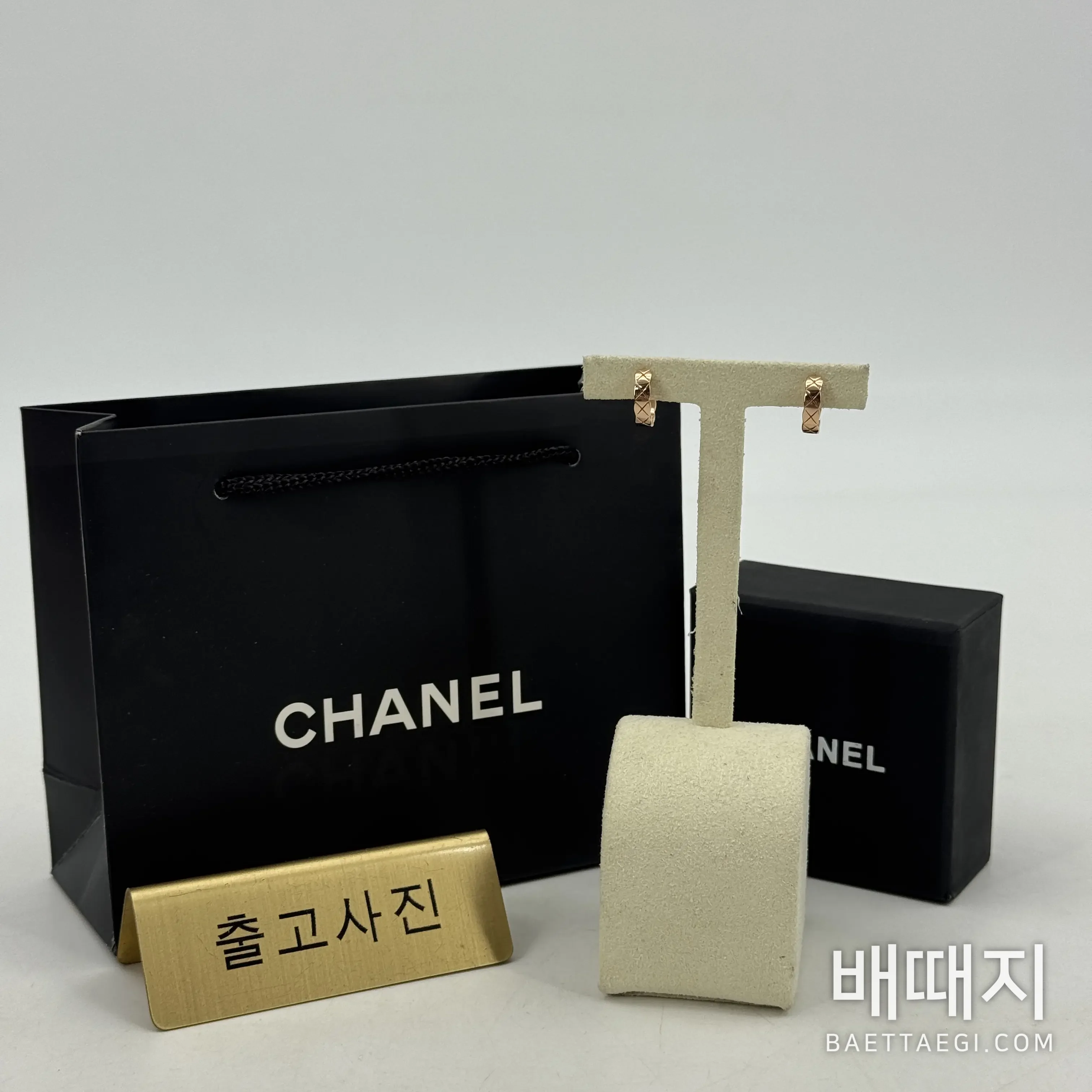 샤넬 코코 크러쉬 싱글 미니 후프 이어링 폭스샵 검수사진 1