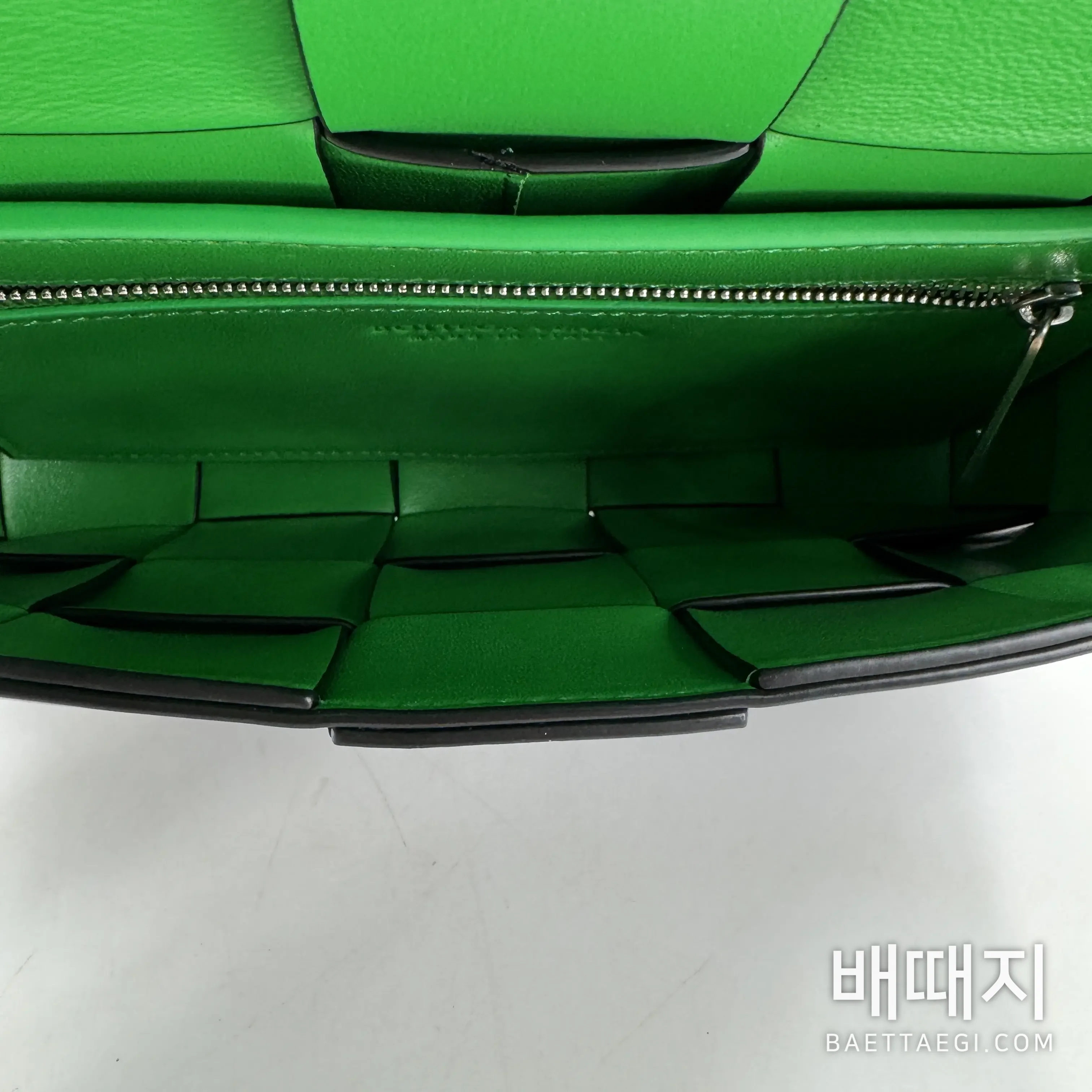 보테가베네타 스몰 카세트백 708768 154886 검수사진 6