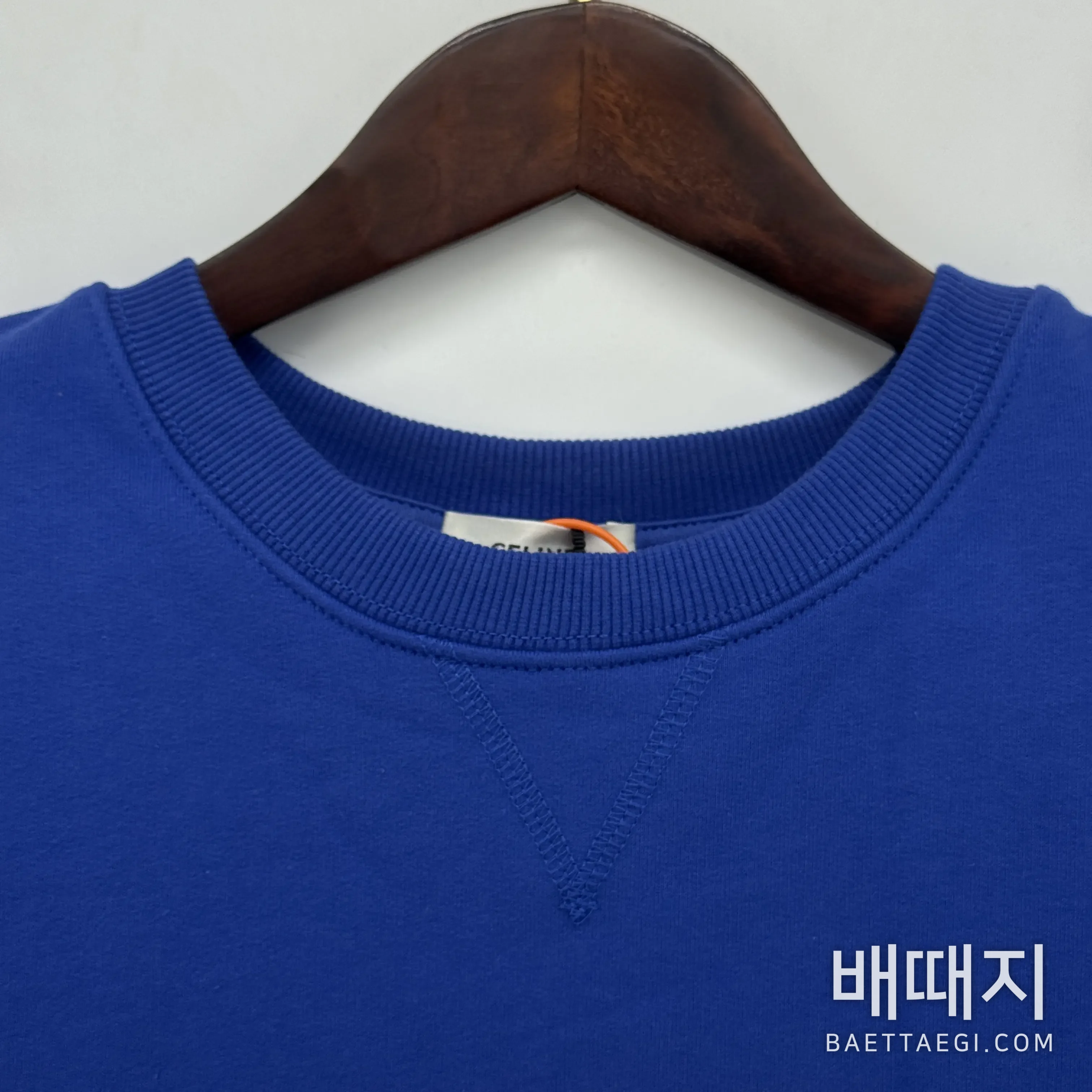 셀린느 프린트 로고 긴팔 스웨트셔츠 182180 검수사진 4