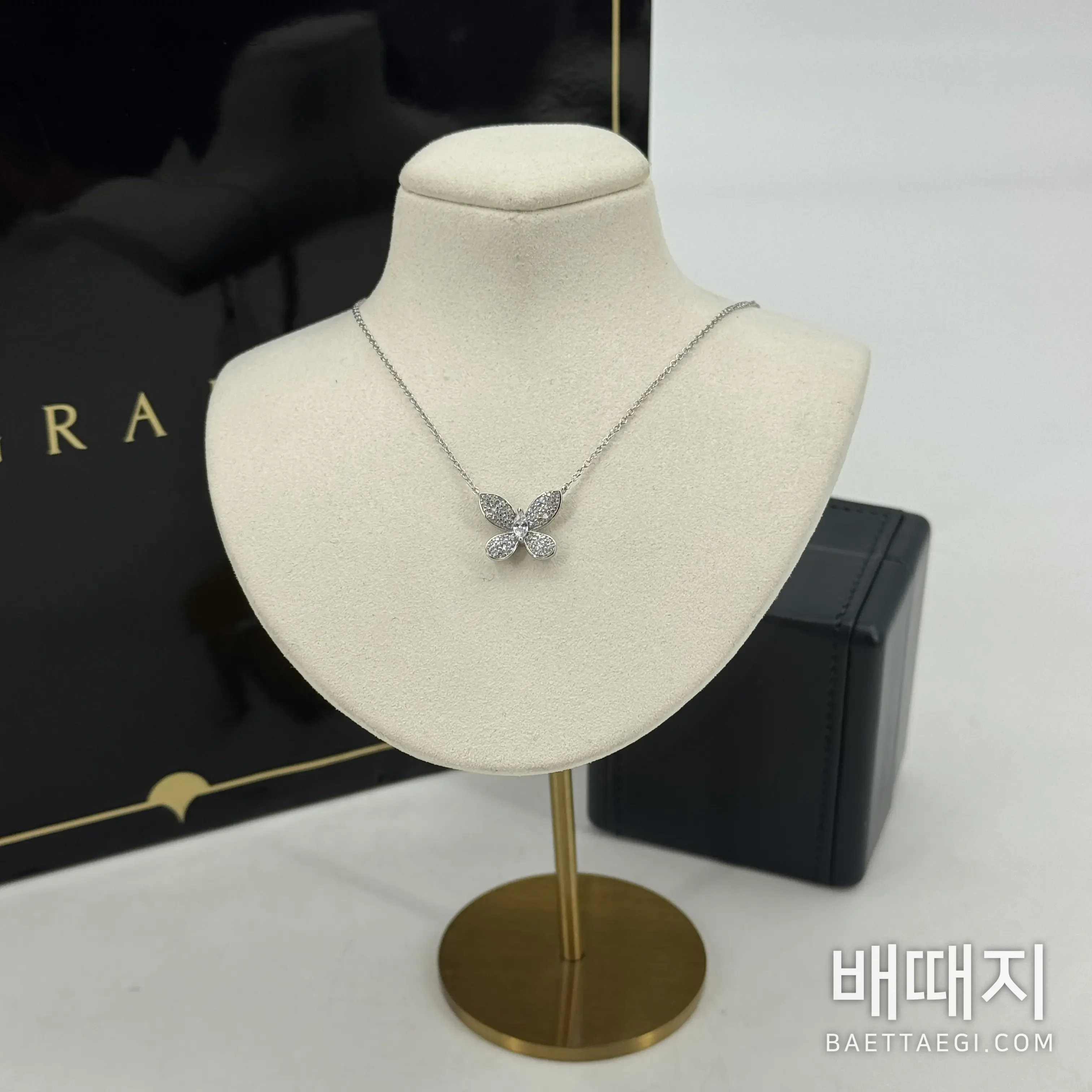 그라프 나비 모티브 다이아몬드 목걸이 125002 검수사진 2