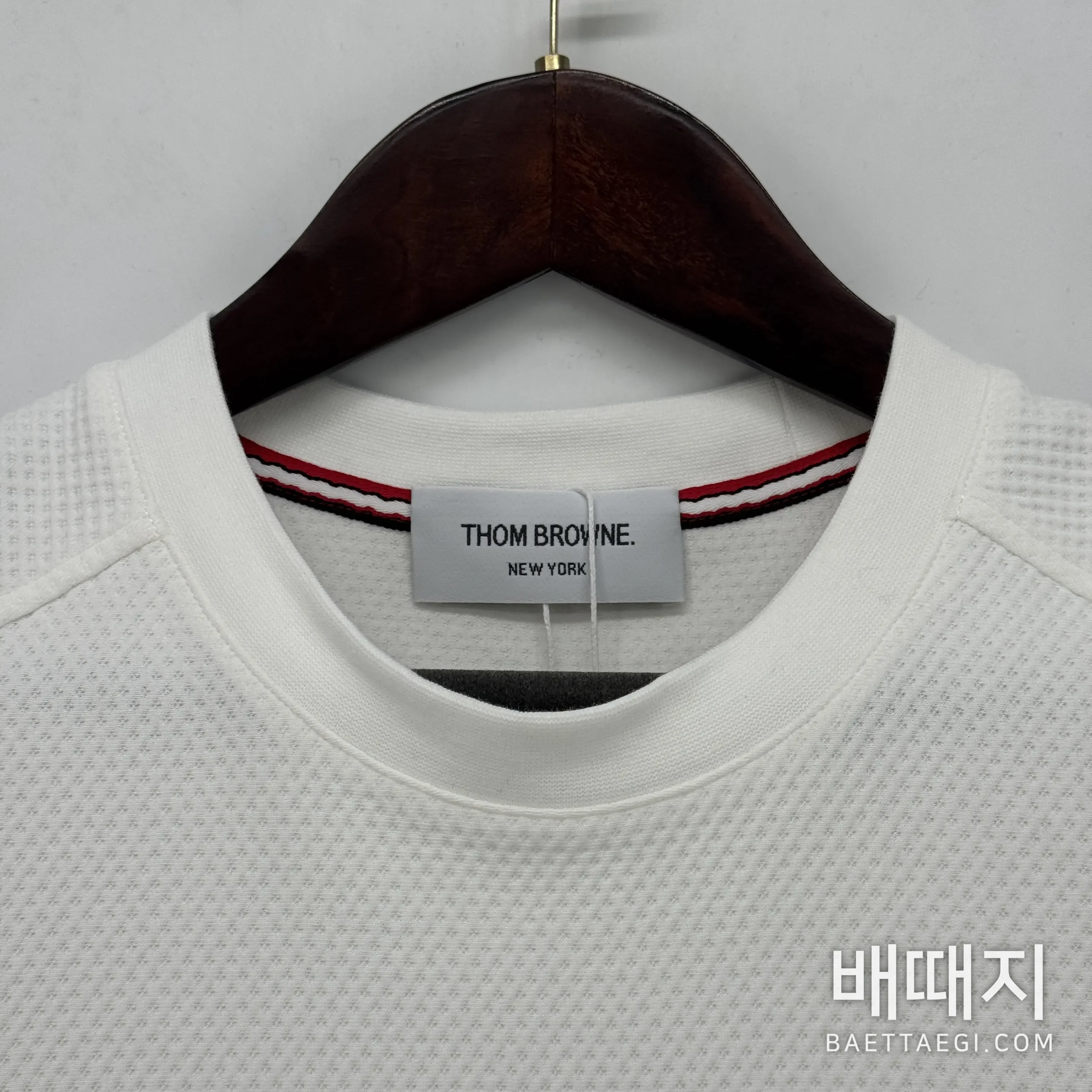 톰브라운 파인애플 패턴 에어코튼 크루넥 긴팔셔츠 205559 검수사진 4