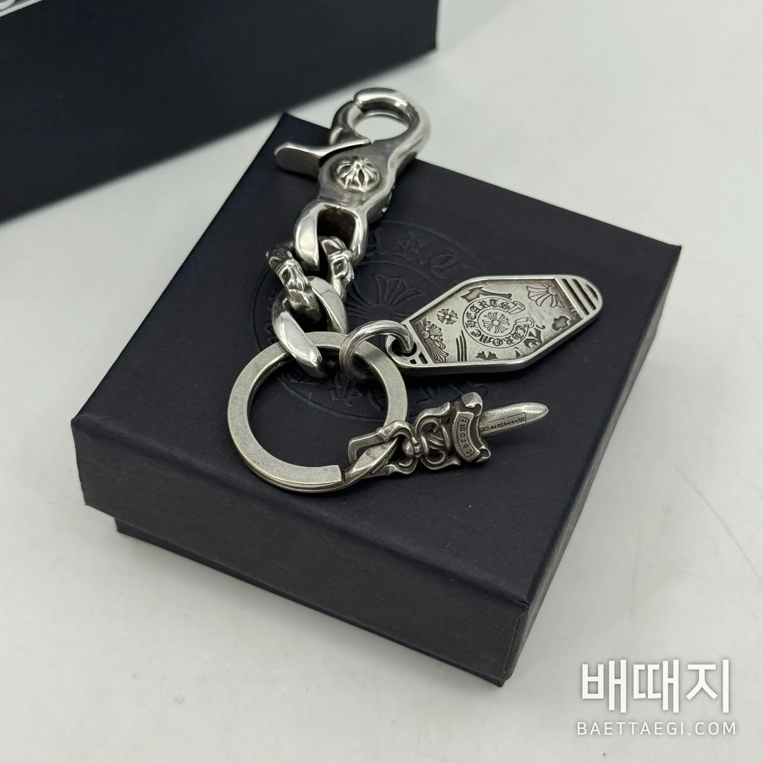 크롬하츠 은도금 호텔 키 사인 키링 107392 검수사진 2