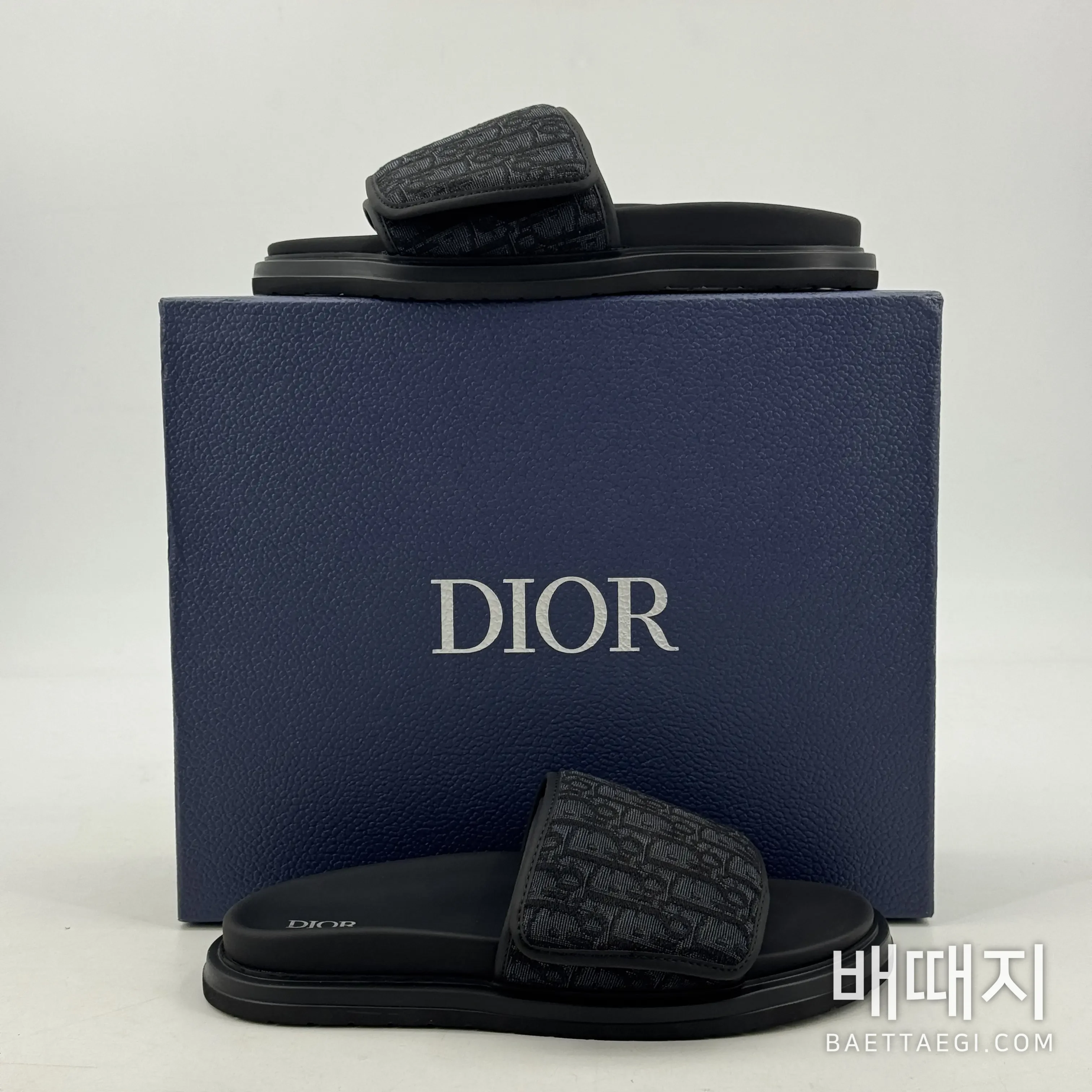 디올 모노그램 남성용 캐주얼 슬리퍼 102379 검수사진 2
