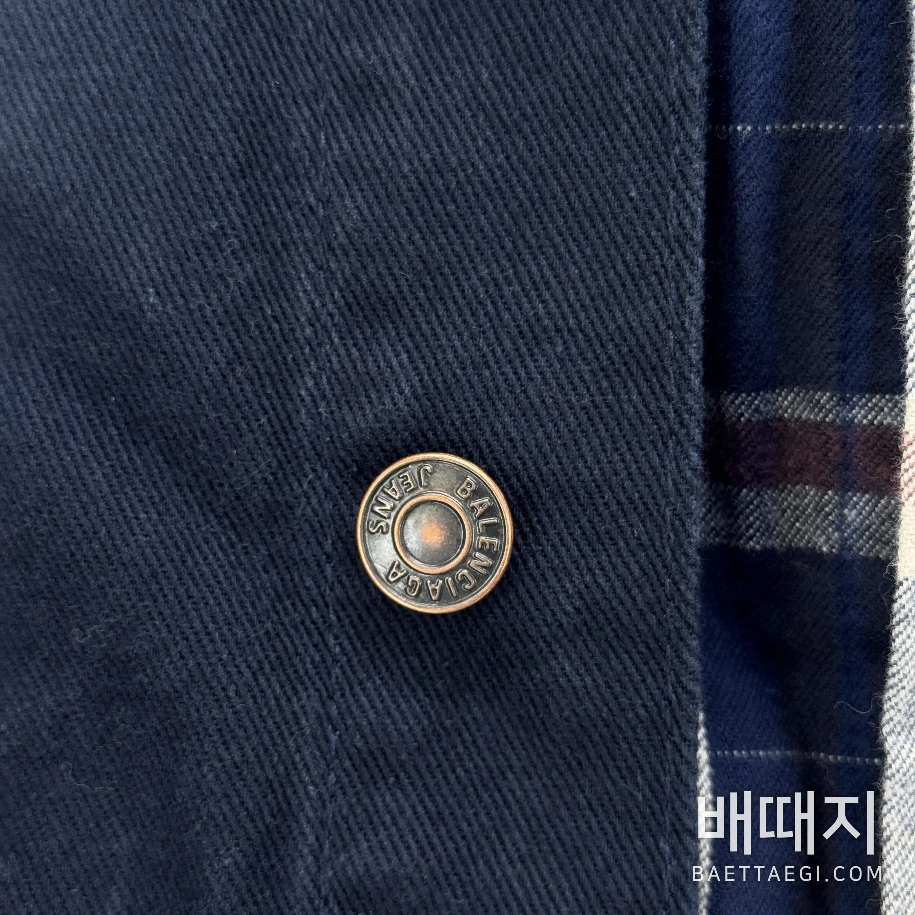 발렌시아가 체크 패턴 패치워크 데님 자켓 196777 검수사진 3