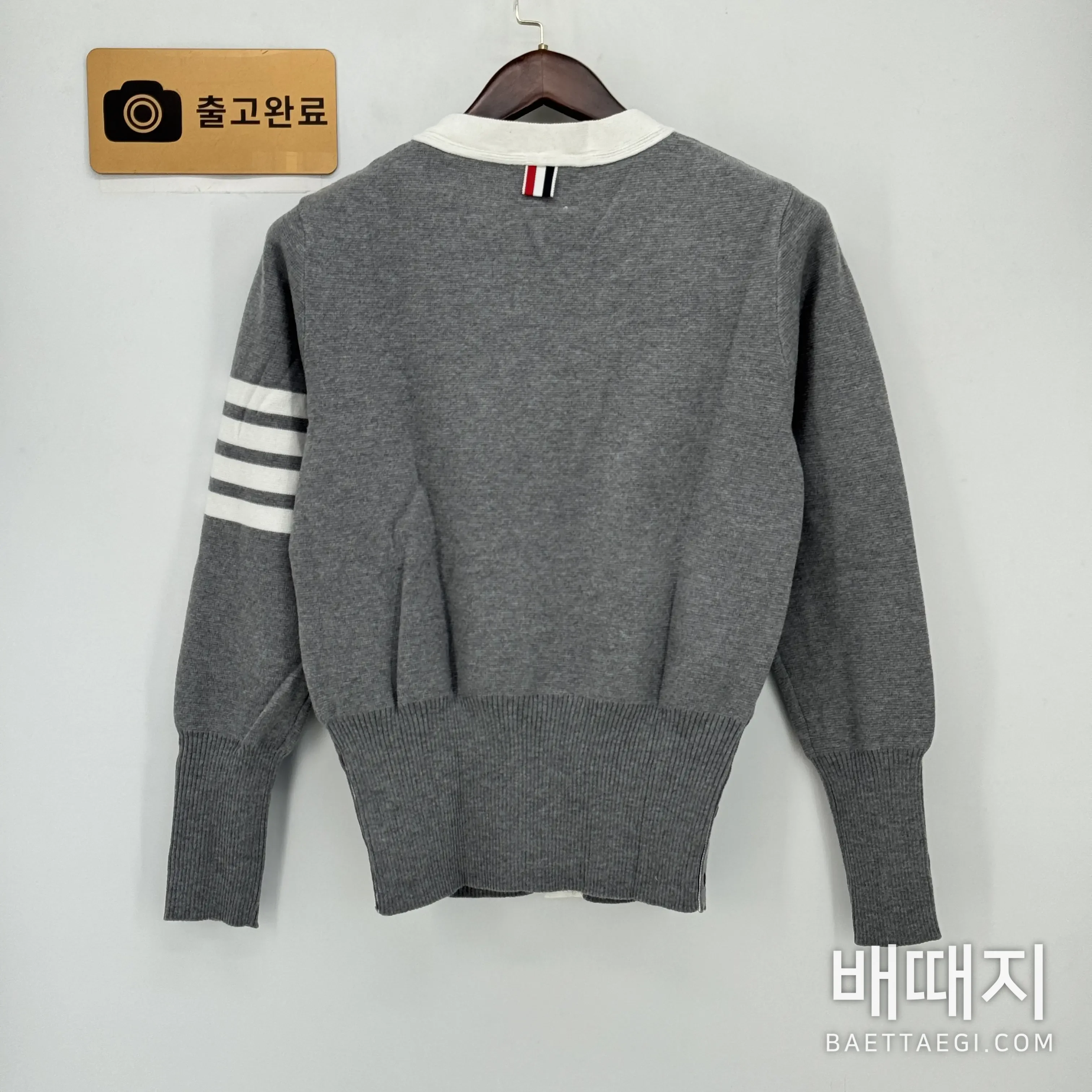 톰브라운 컬러블록 울 V넥 가디건 159481 검수사진 6