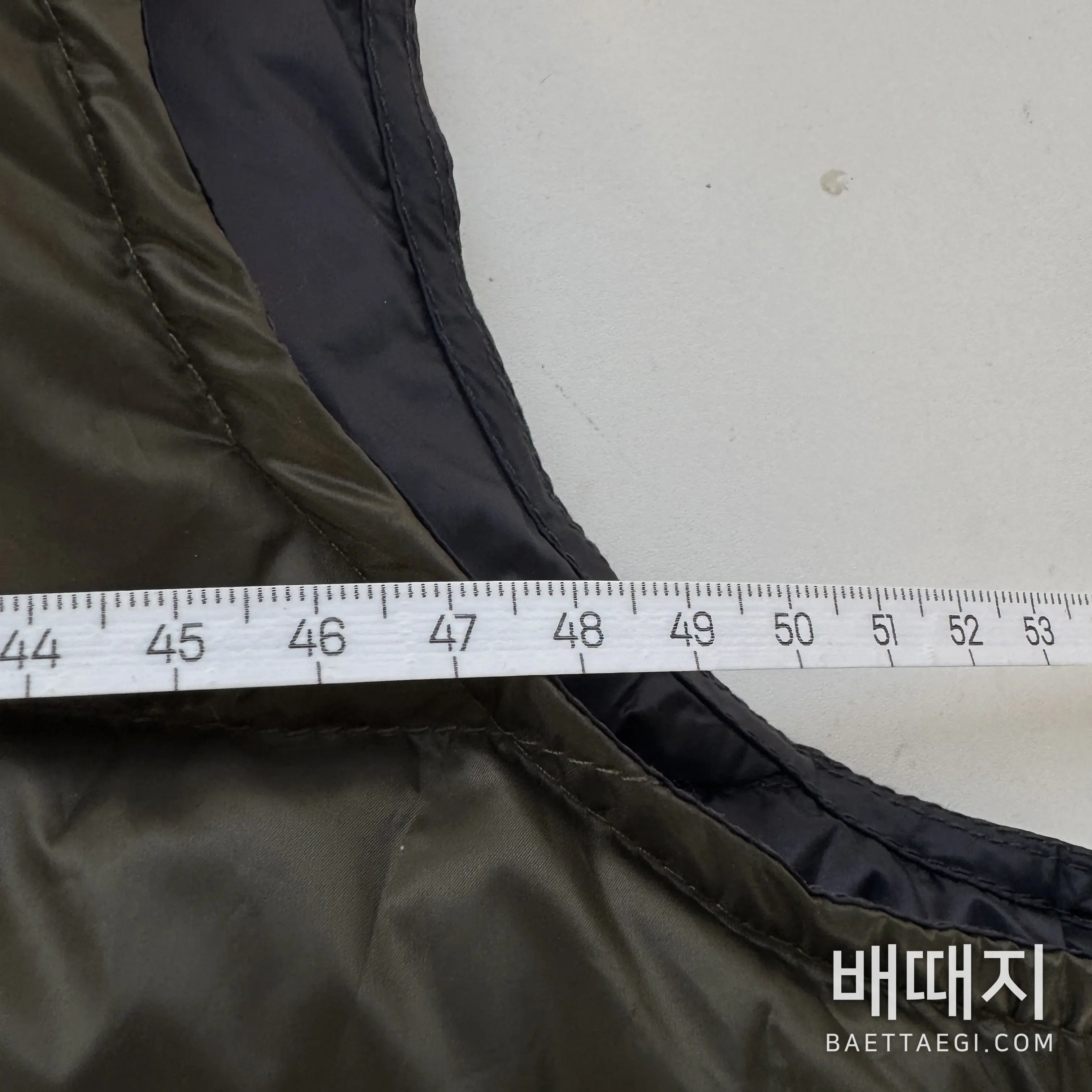미우미우 로고 레터 다운 조끼 179702 검수사진 13