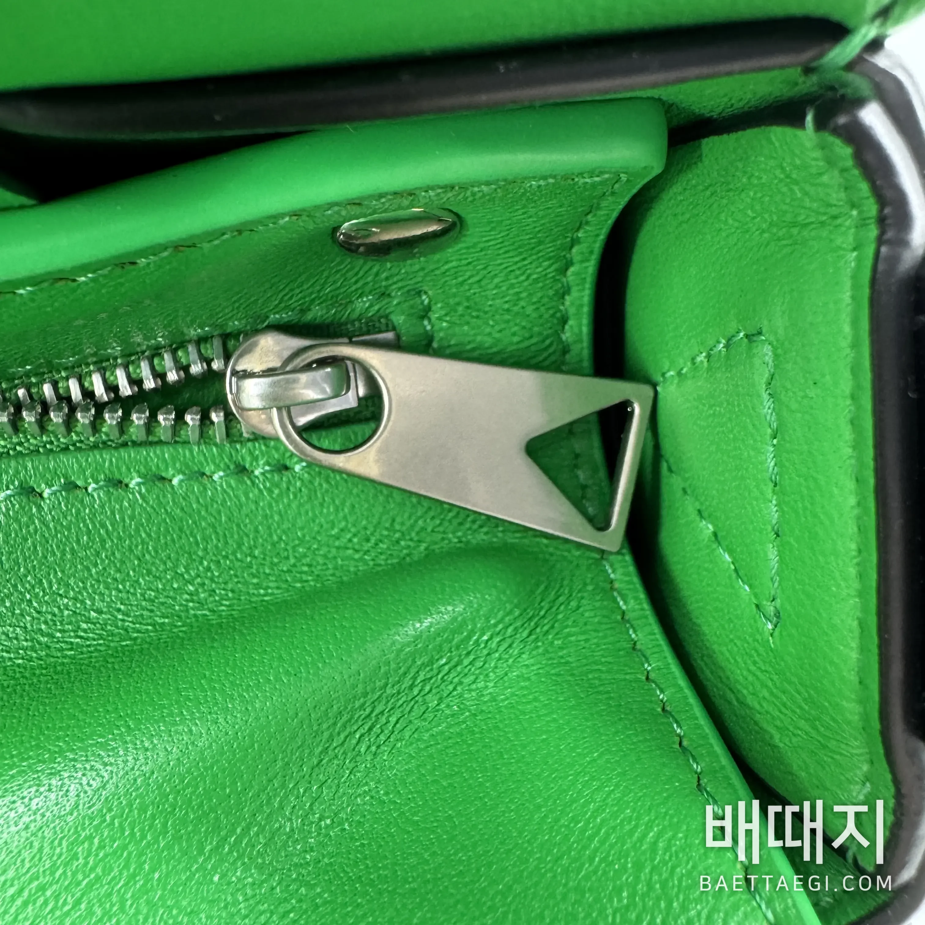 보테가베네타 스몰 카세트백 708768 154886 검수사진 8